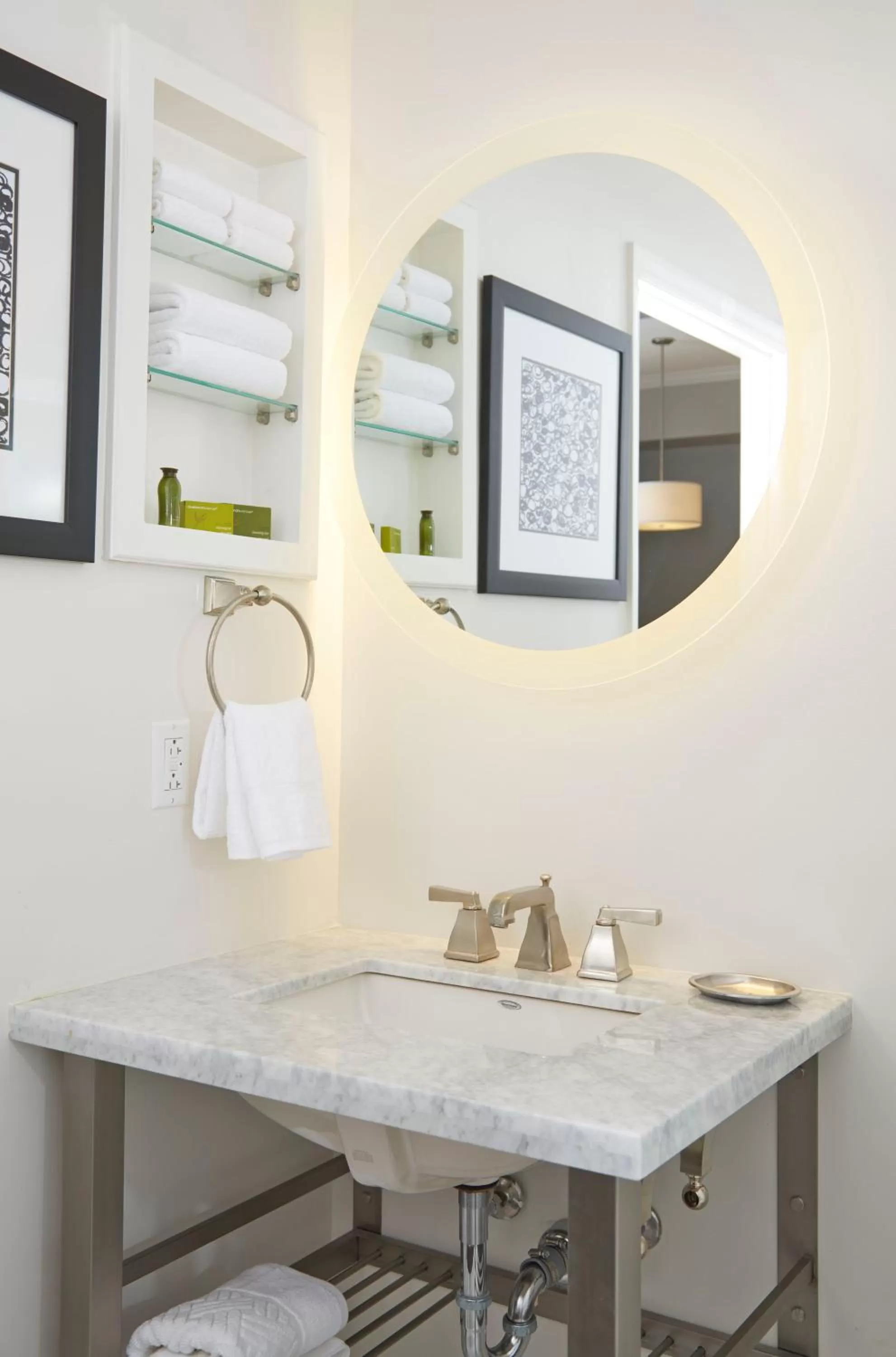 Toilet in The Georgian Terrace