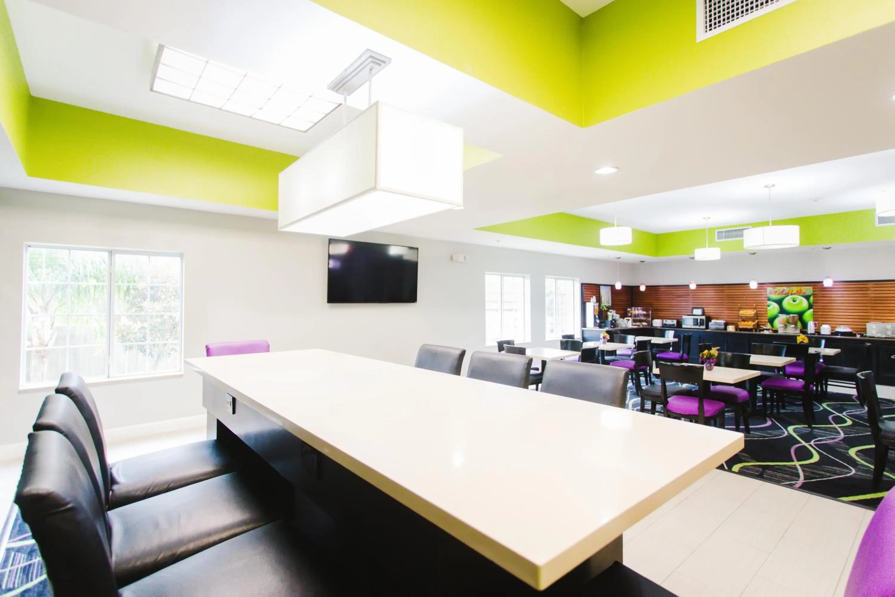 Business facilities in Palacio Royale Inn Signature Katy