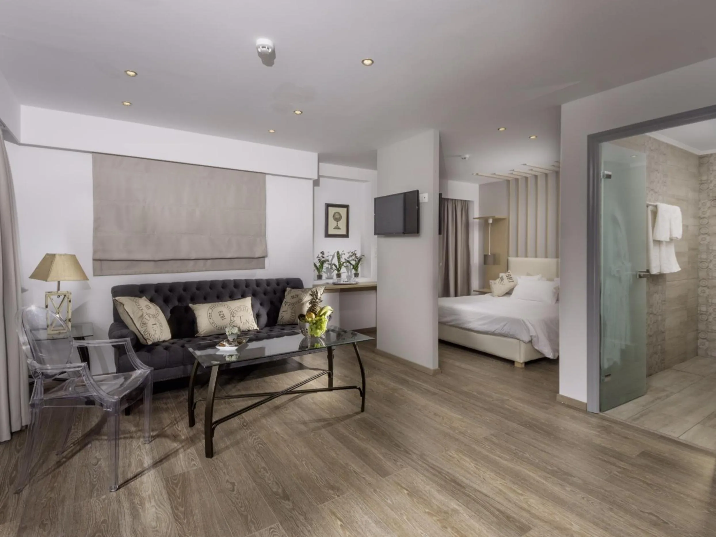 Photo of the whole room in Elite Hotel