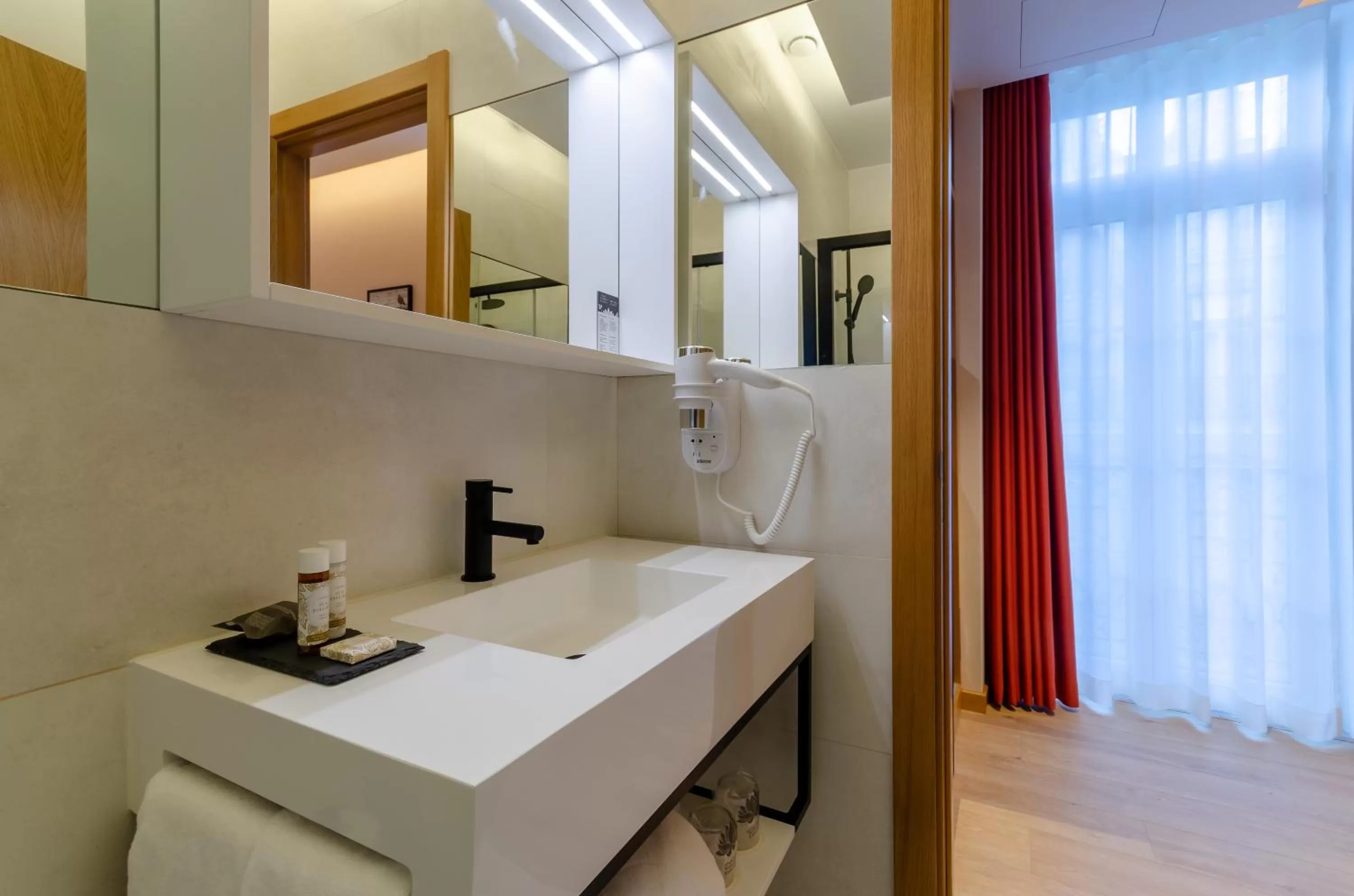 Bathroom in Rossio Plaza Hotel