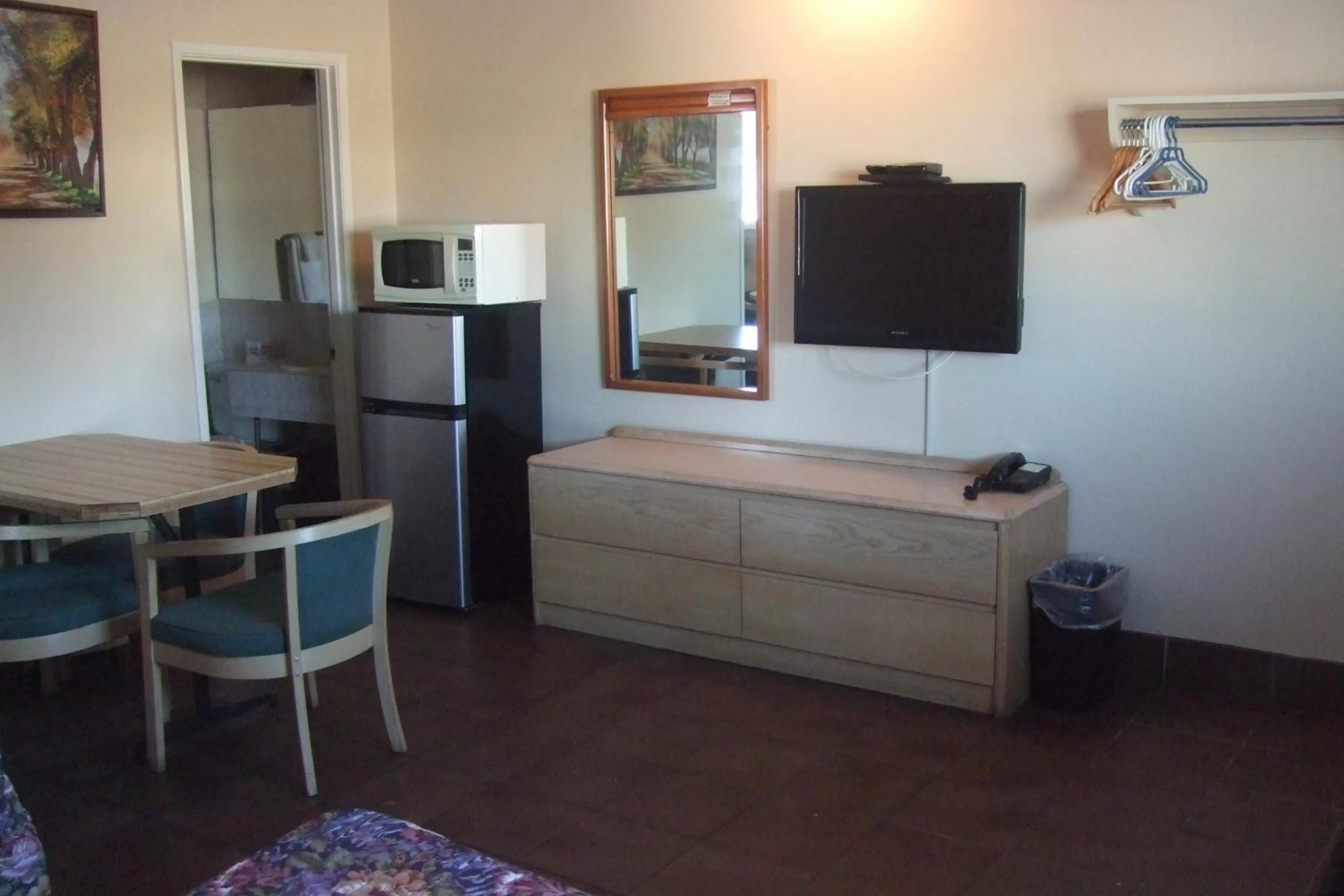 Photo of the whole room, TV/Entertainment Center in Trailside Inn