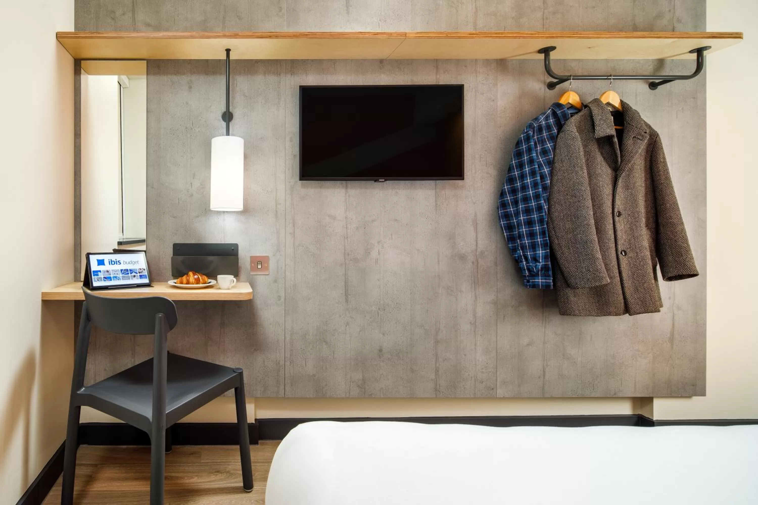 Toilet in ibis budget Manchester Airport T2