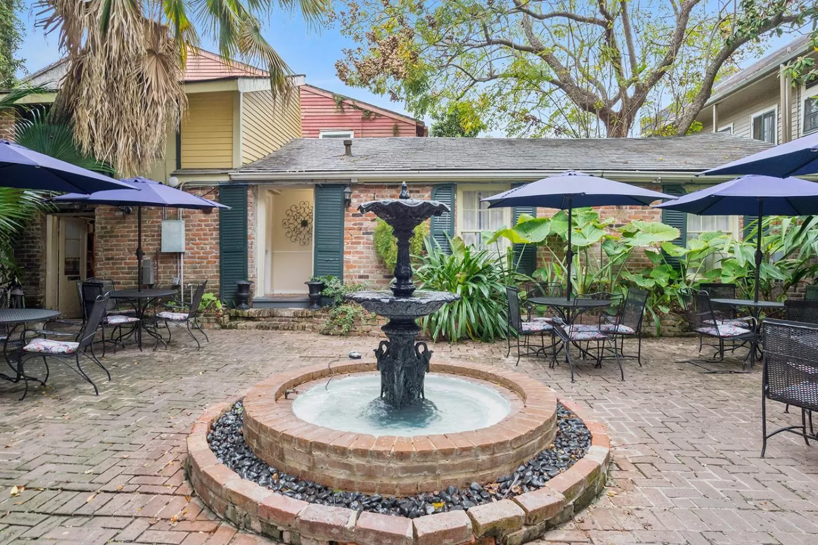 Patio in Andrew Jackson Hotel French Quarter