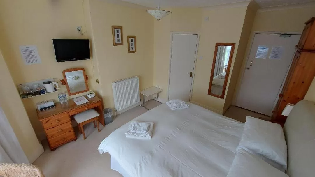 Bed in The Clifton at Paignton