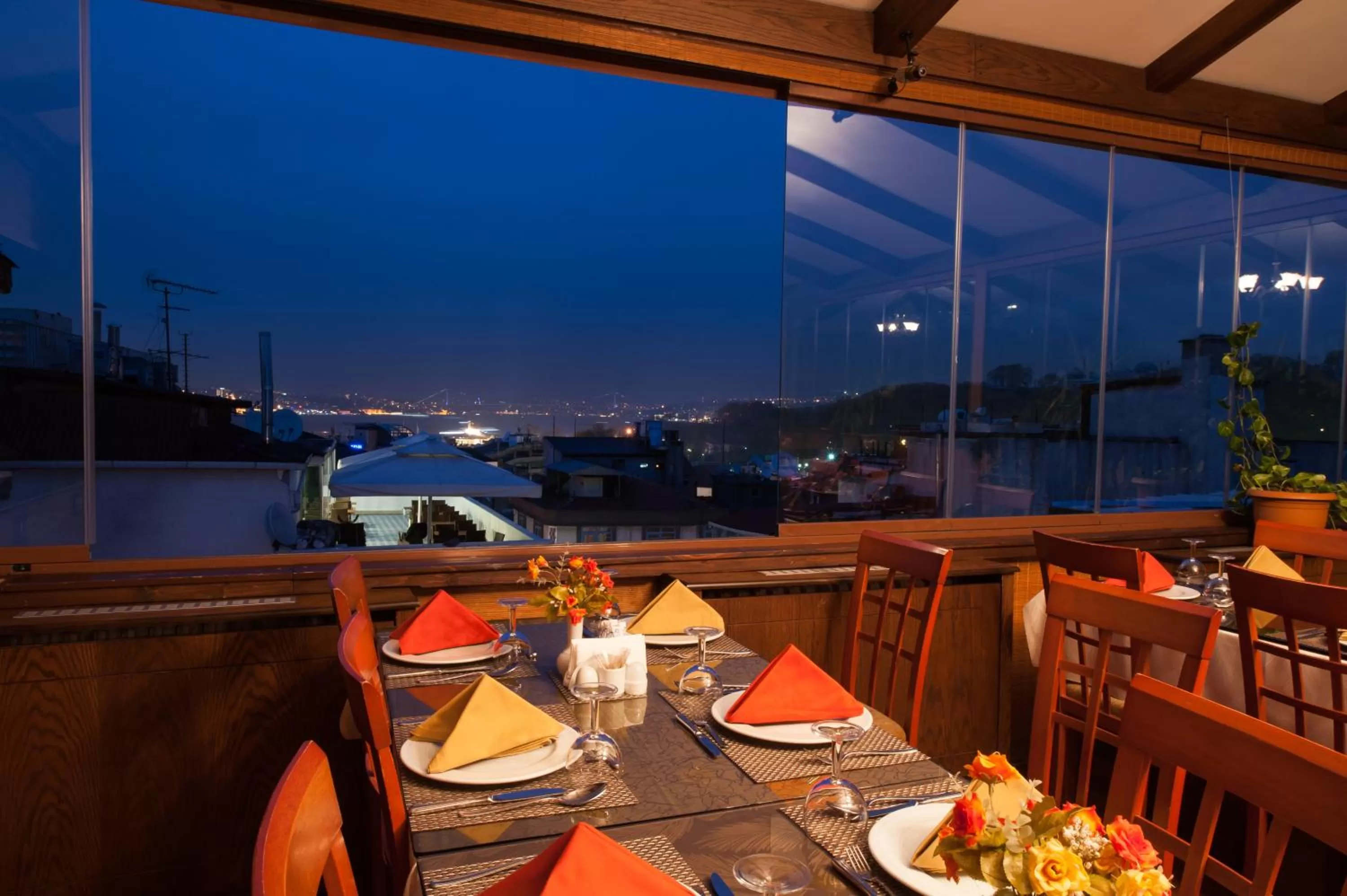 Restaurant/places to eat in Hotel Centrum Istanbul