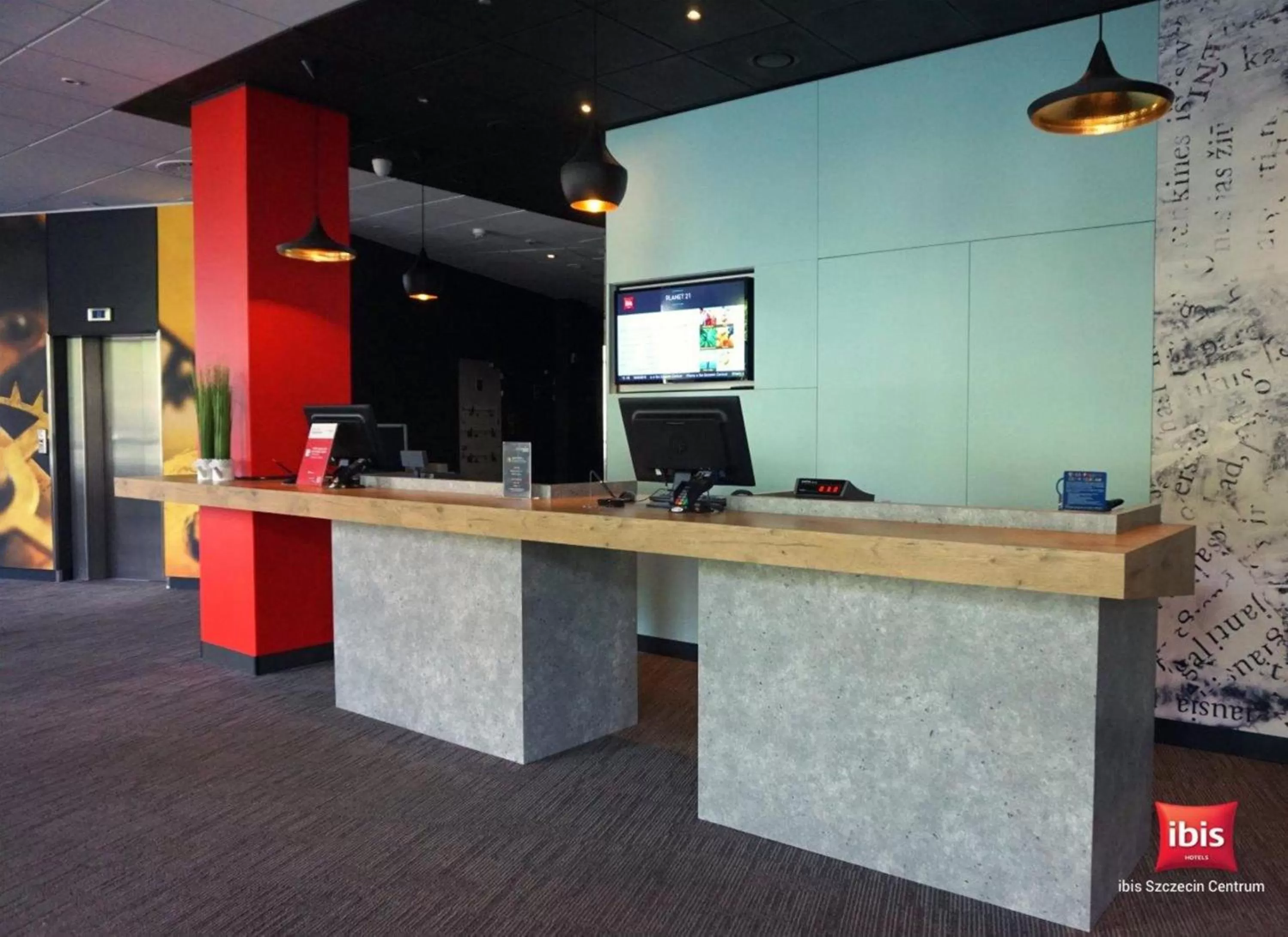 Lobby or reception in Ibis Szczecin Centrum