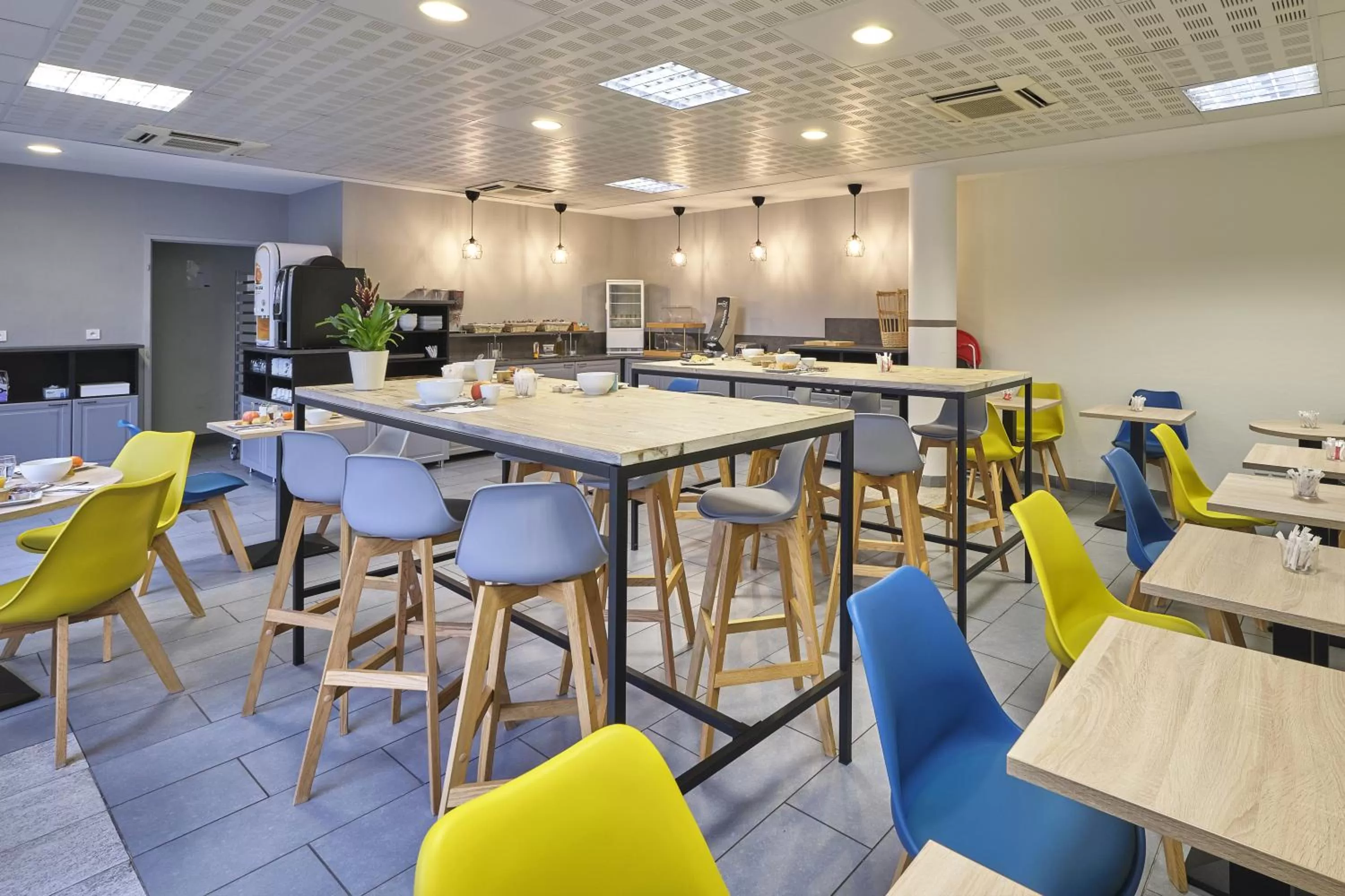 Continental breakfast, Restaurant/Places to Eat in Zenitude Hôtel-Résidences Carcassonne