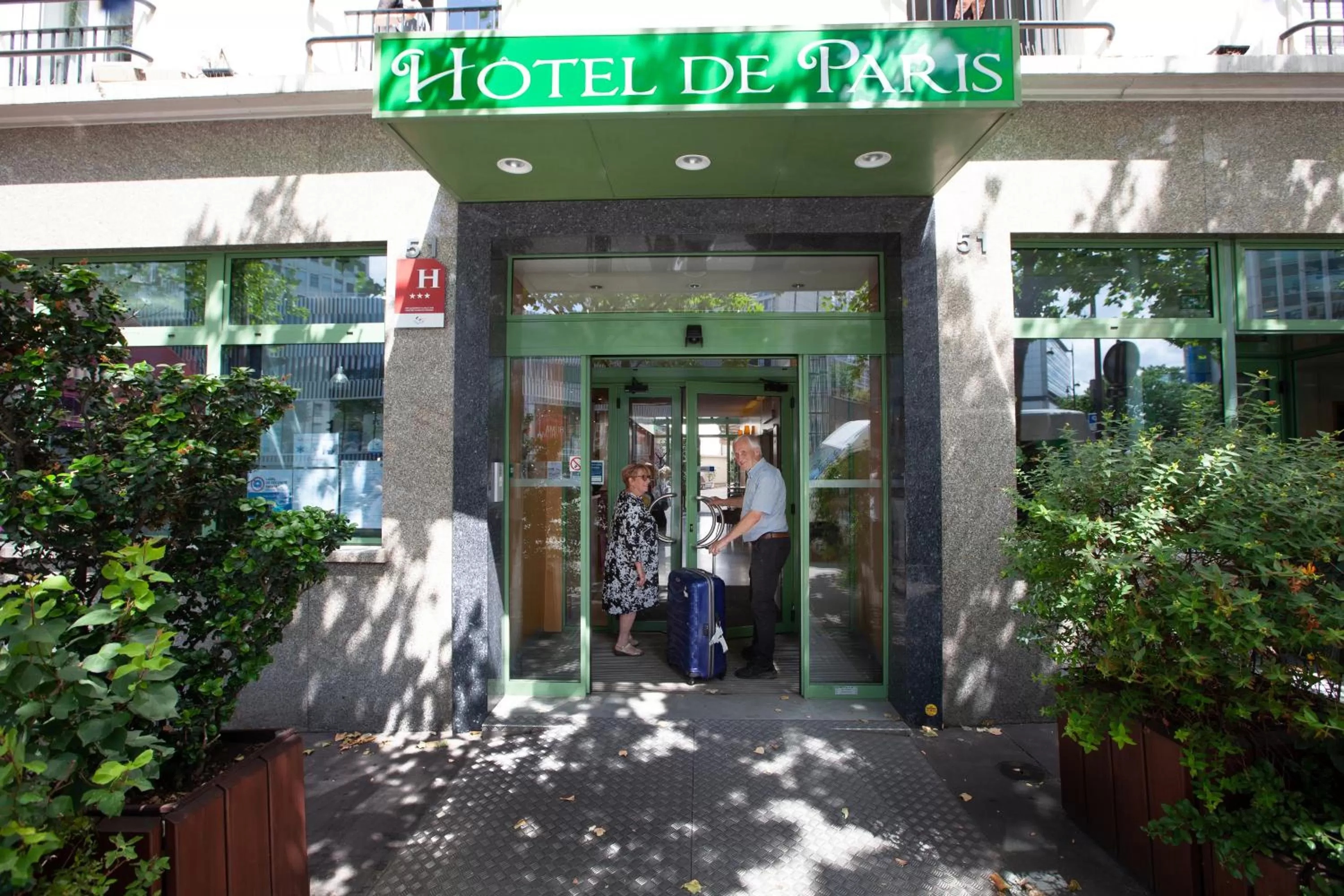 Facade/entrance in HOTEL DE PARIS MONTPARNASSE