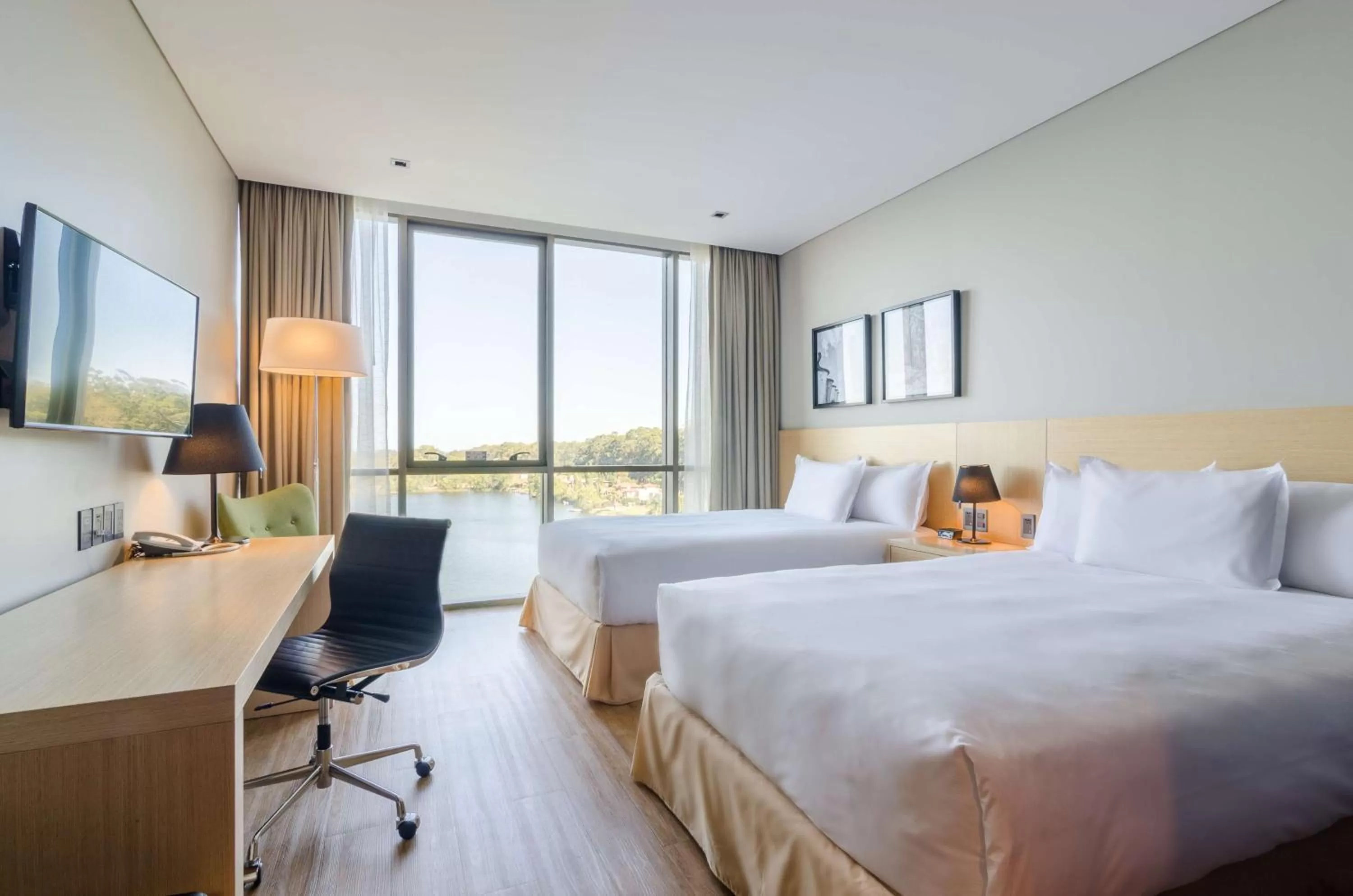 Bedroom, Bed in Hampton By Hilton Montevideo Carrasco