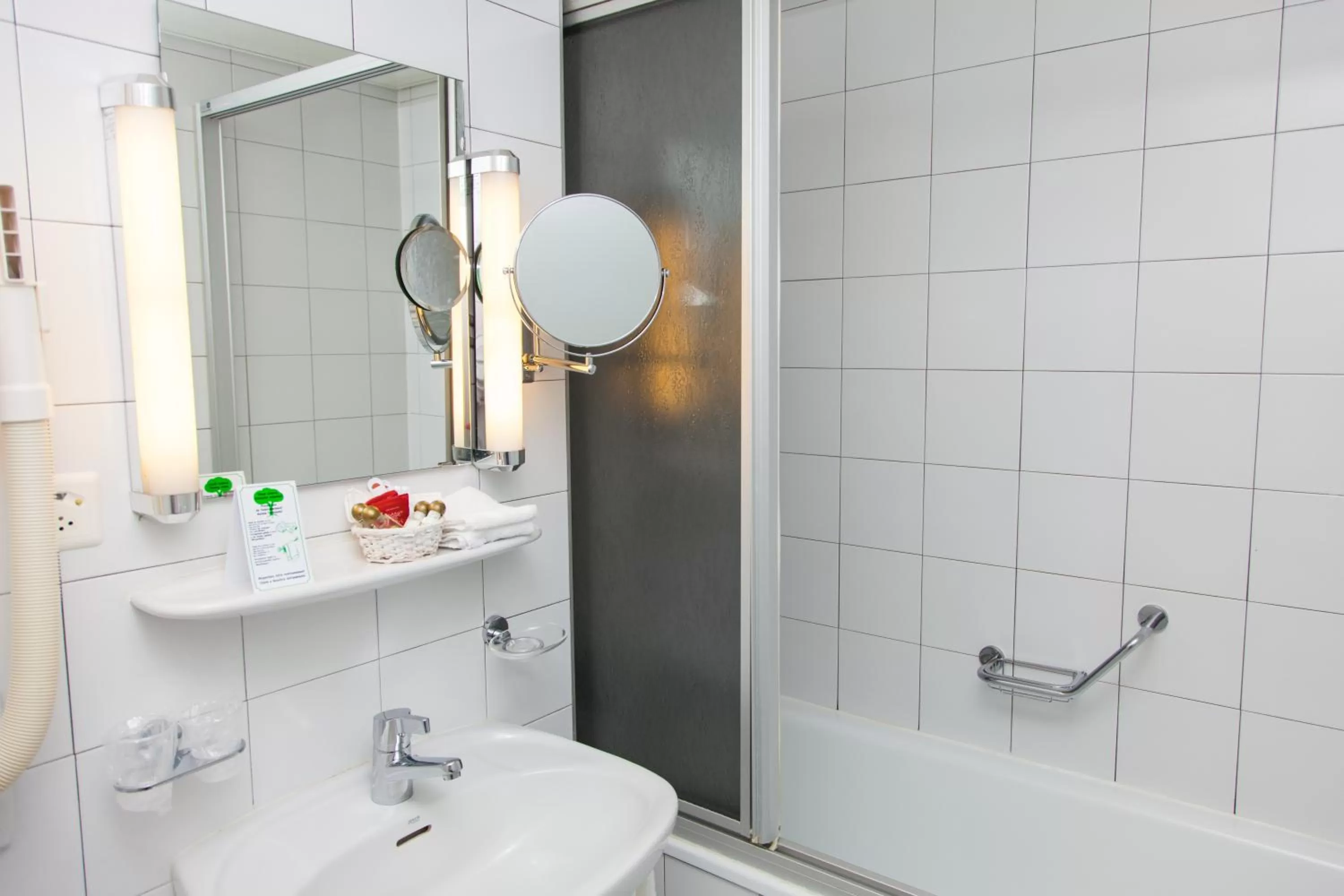 Bathroom in Hotel Montbrillant