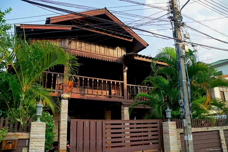 Property building in Huan Kawin Est.58 Lanna Home & Collection