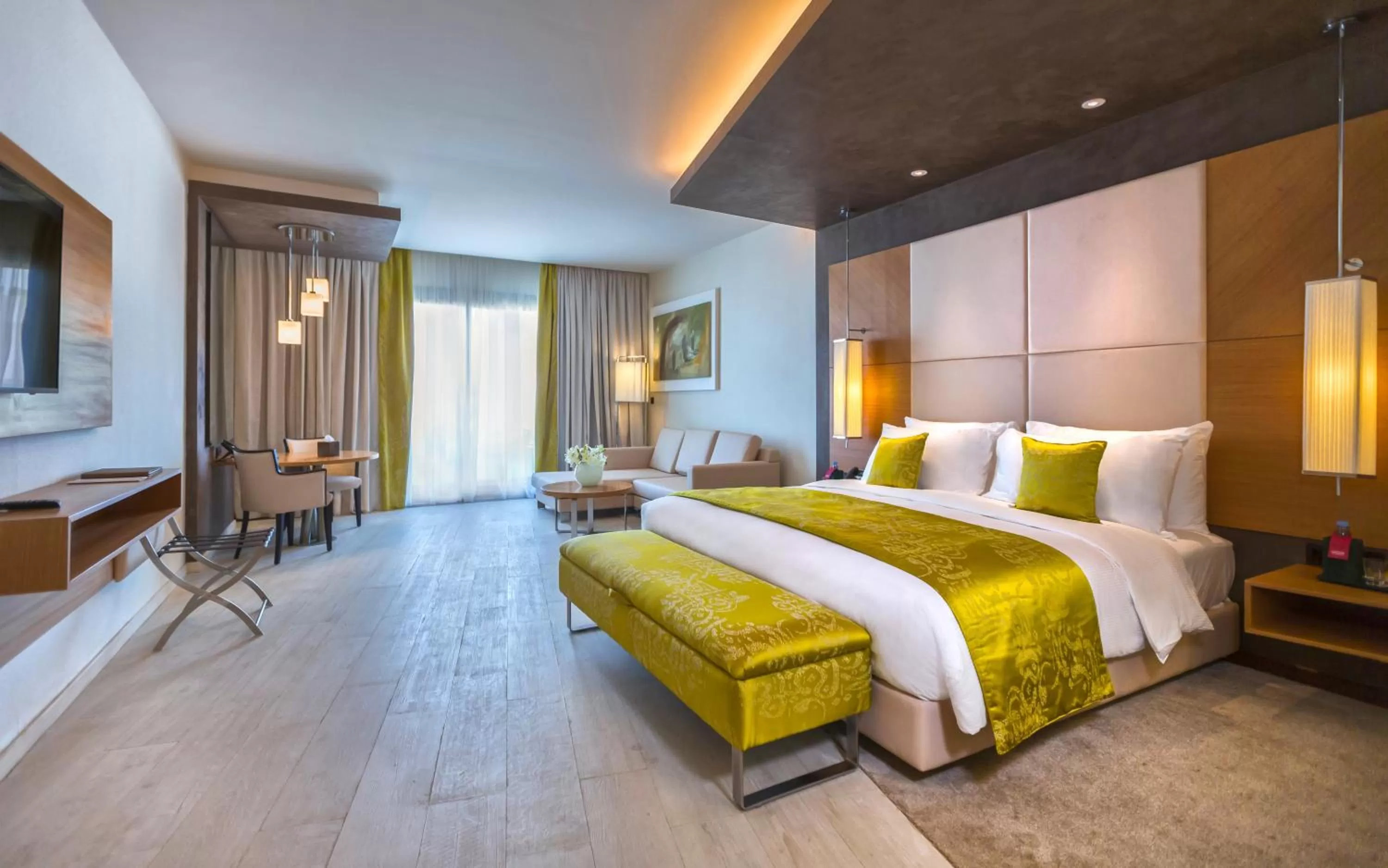 Seating area, Bed in Mövenpick Hotel du Lac Tunis