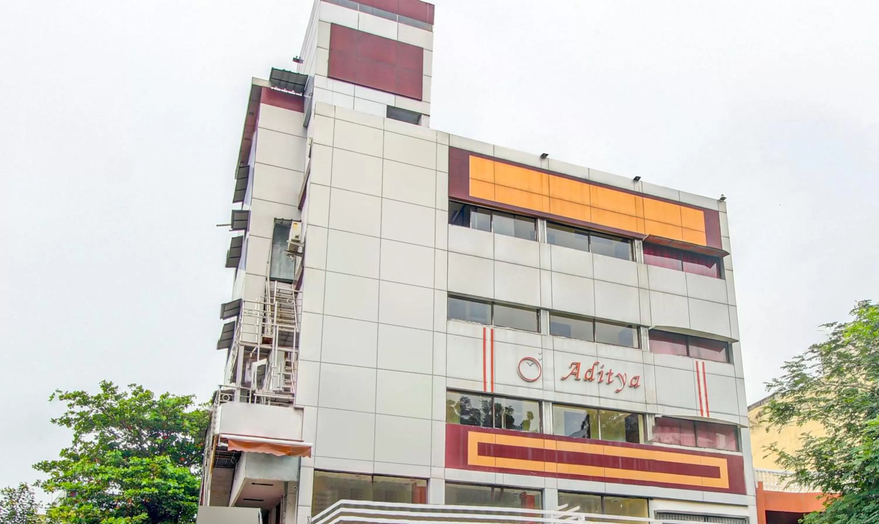 Property building in Itsy Hotels Aditya