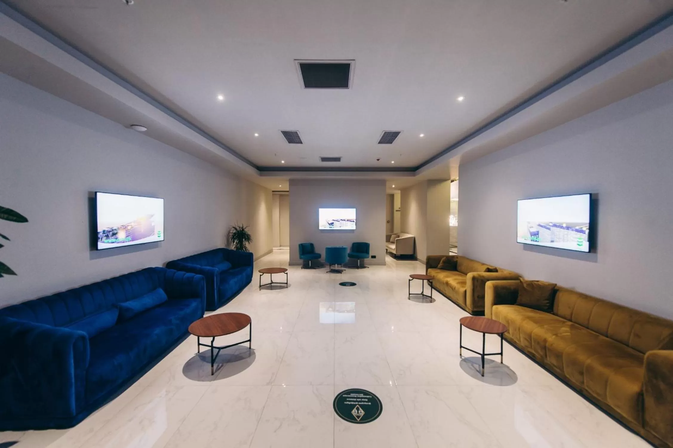 Lobby or reception, Seating Area in Orbi City Business Class Aparthotel