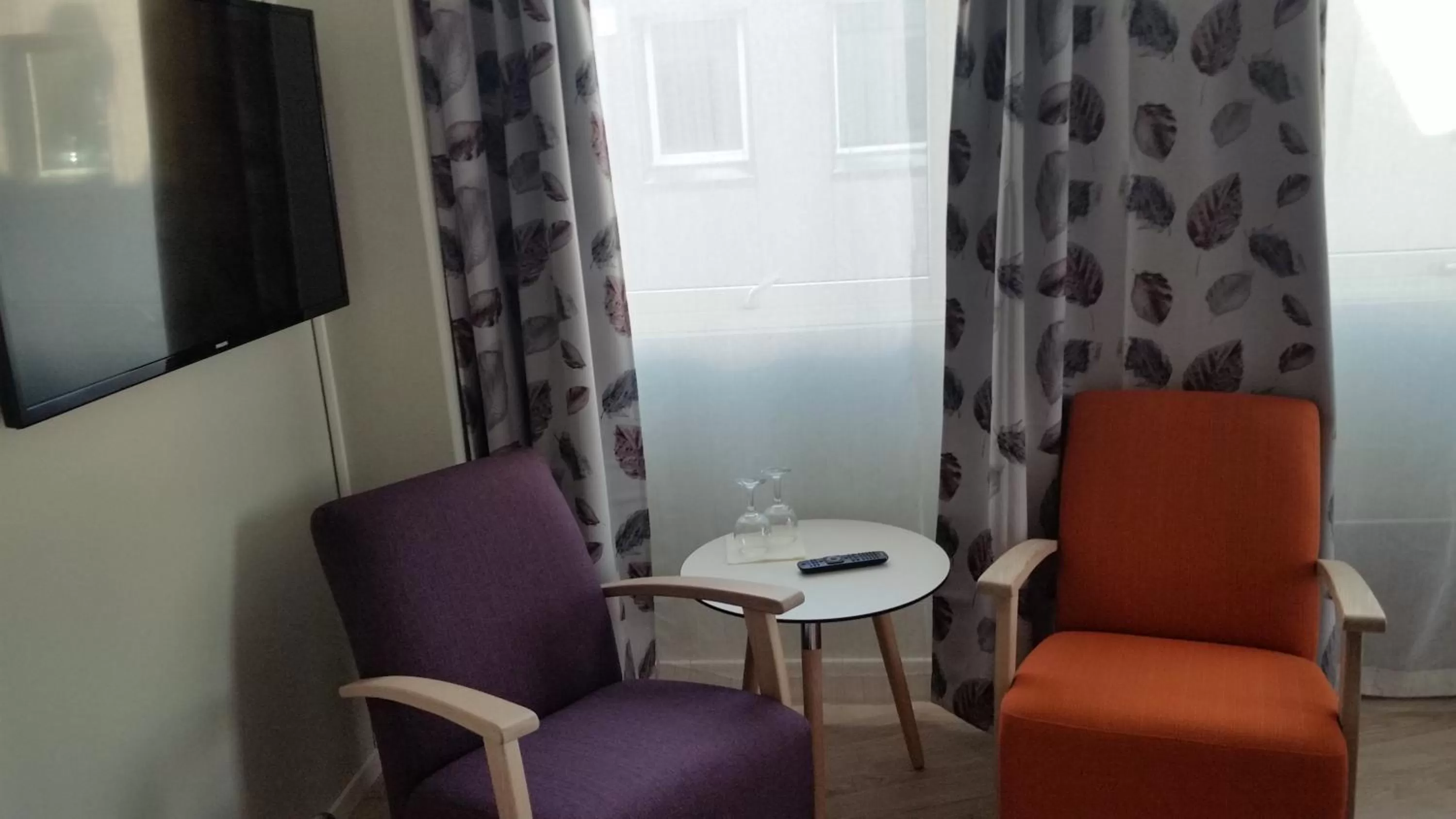 TV and multimedia in Corner Hotell