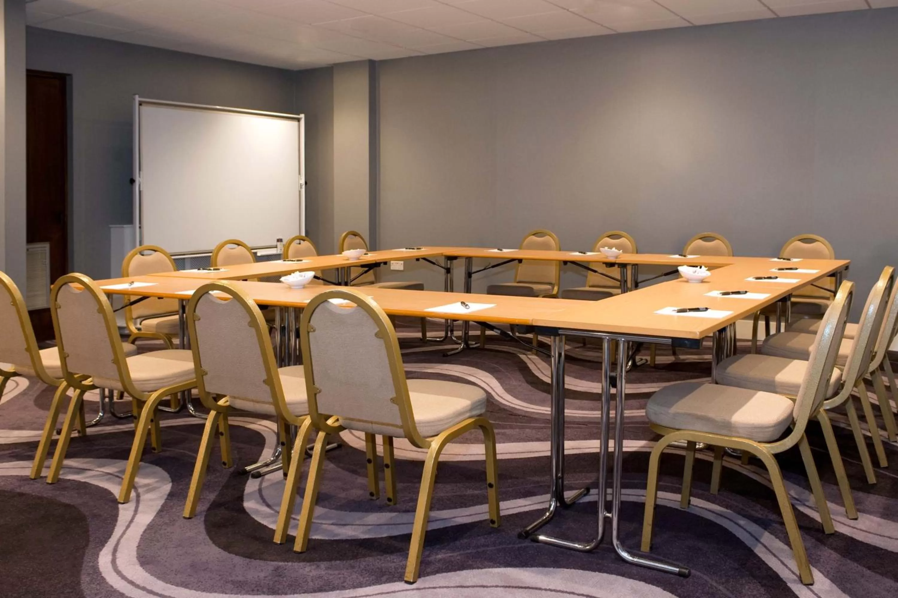 Meeting/conference room in Sandman Signature London Gatwick Hotel
