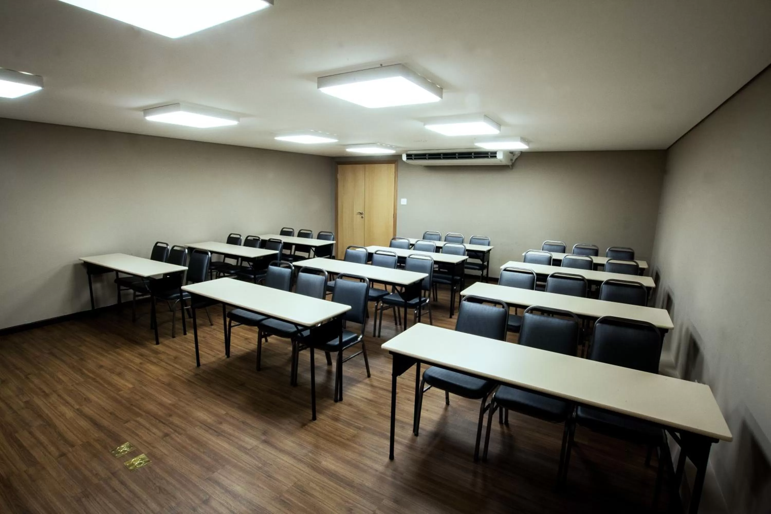 Business facilities in BH Raja Hotel