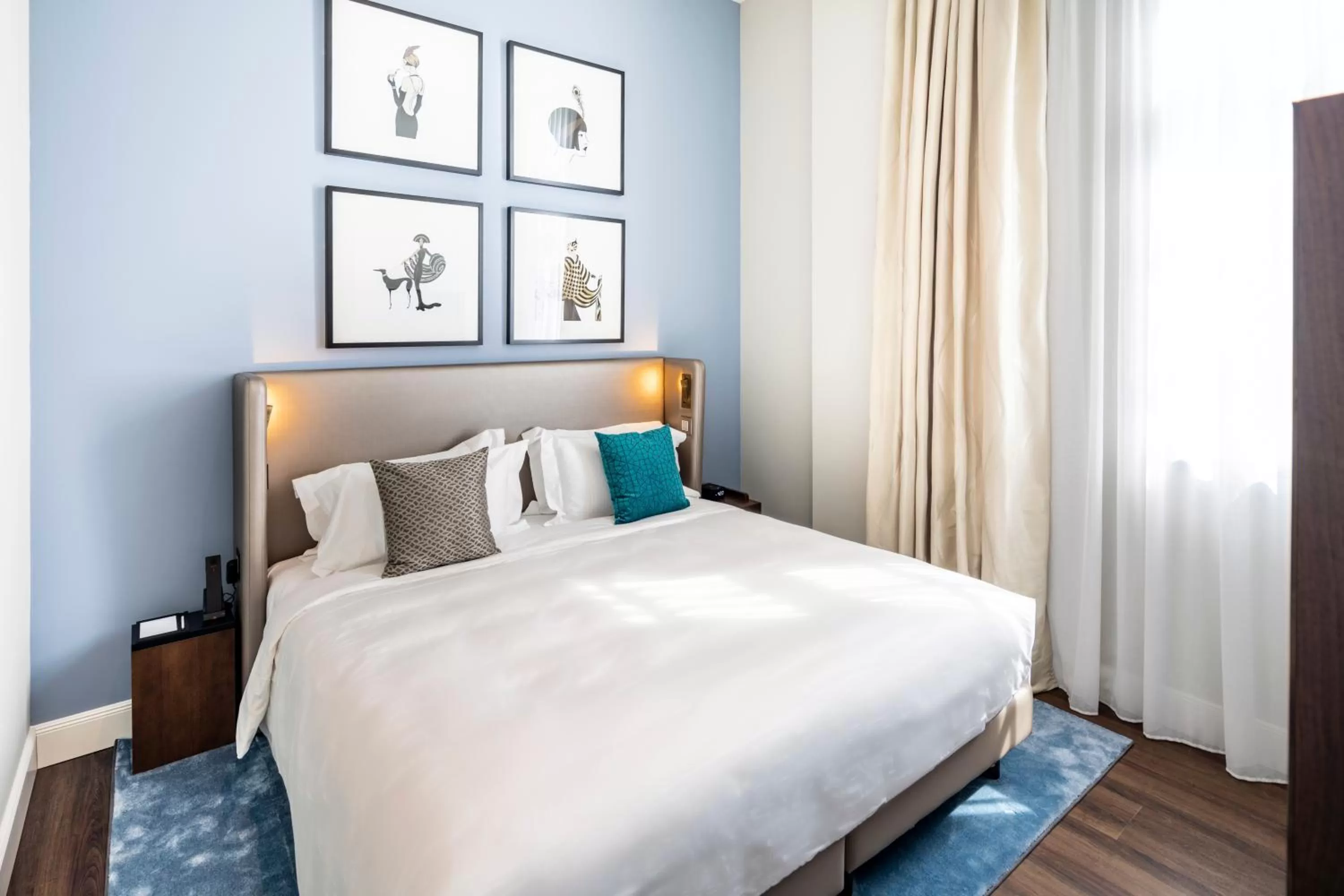 Bed in Fraser Suites Hamburg