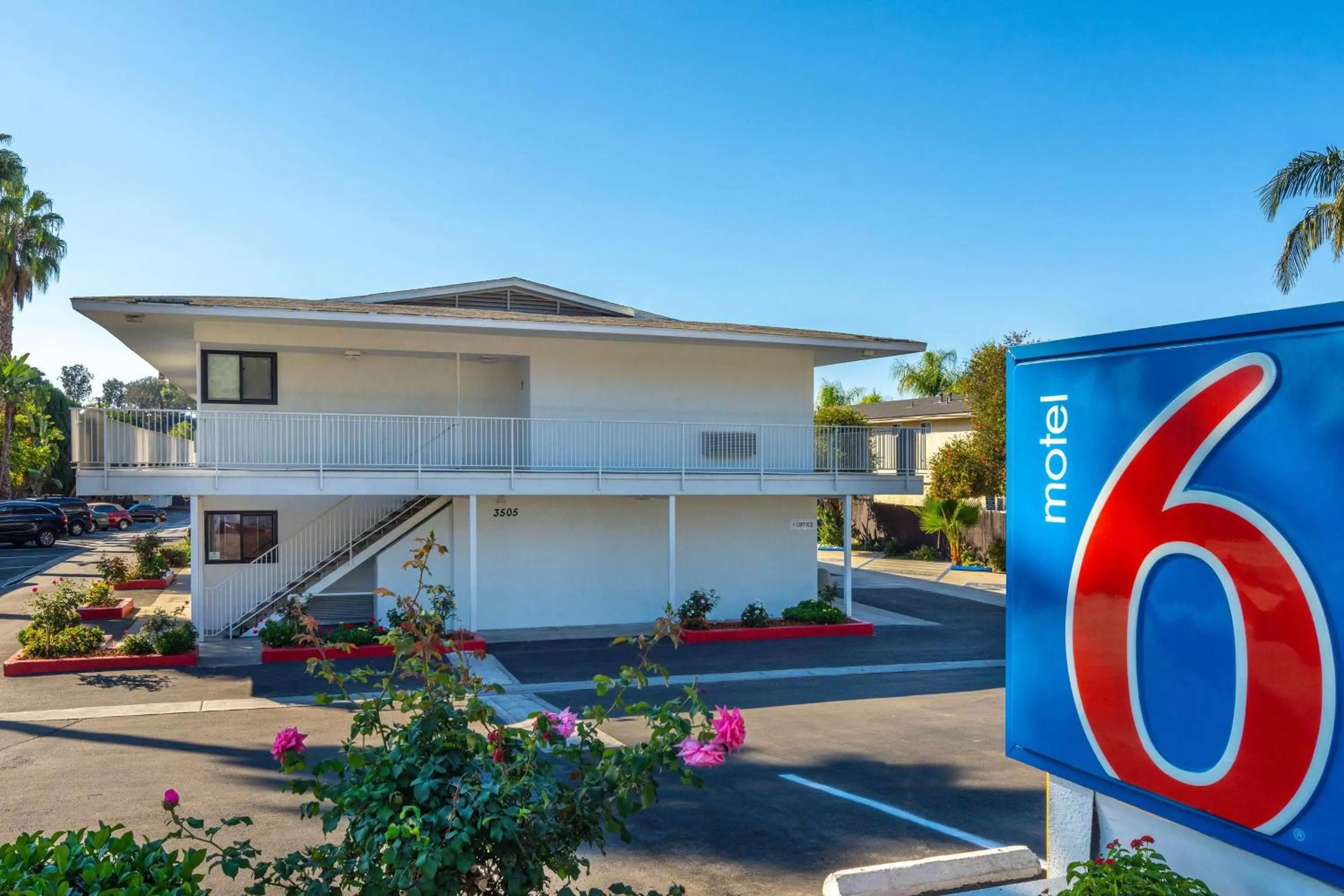 Property building in Motel 6-Santa Barbara, CA - State Street