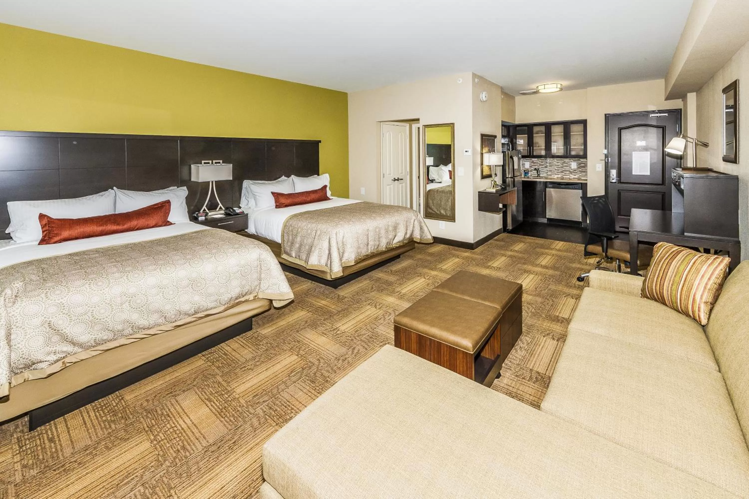 Photo of the whole room, Bed in Staybridge Suites Knoxville West by IHG