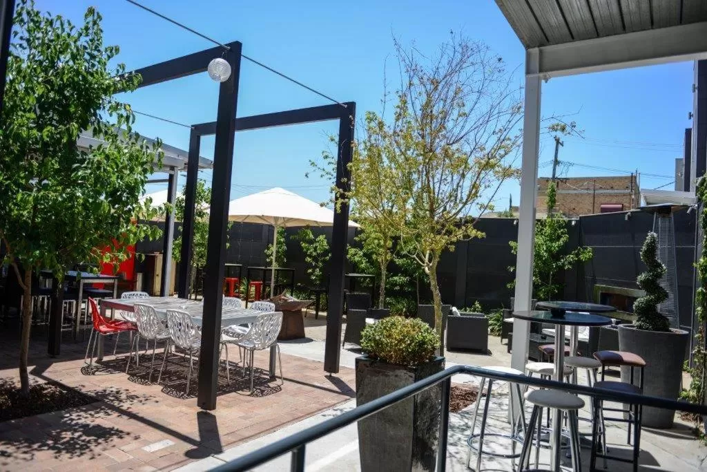 Balcony/Terrace in Crossroads Hotel