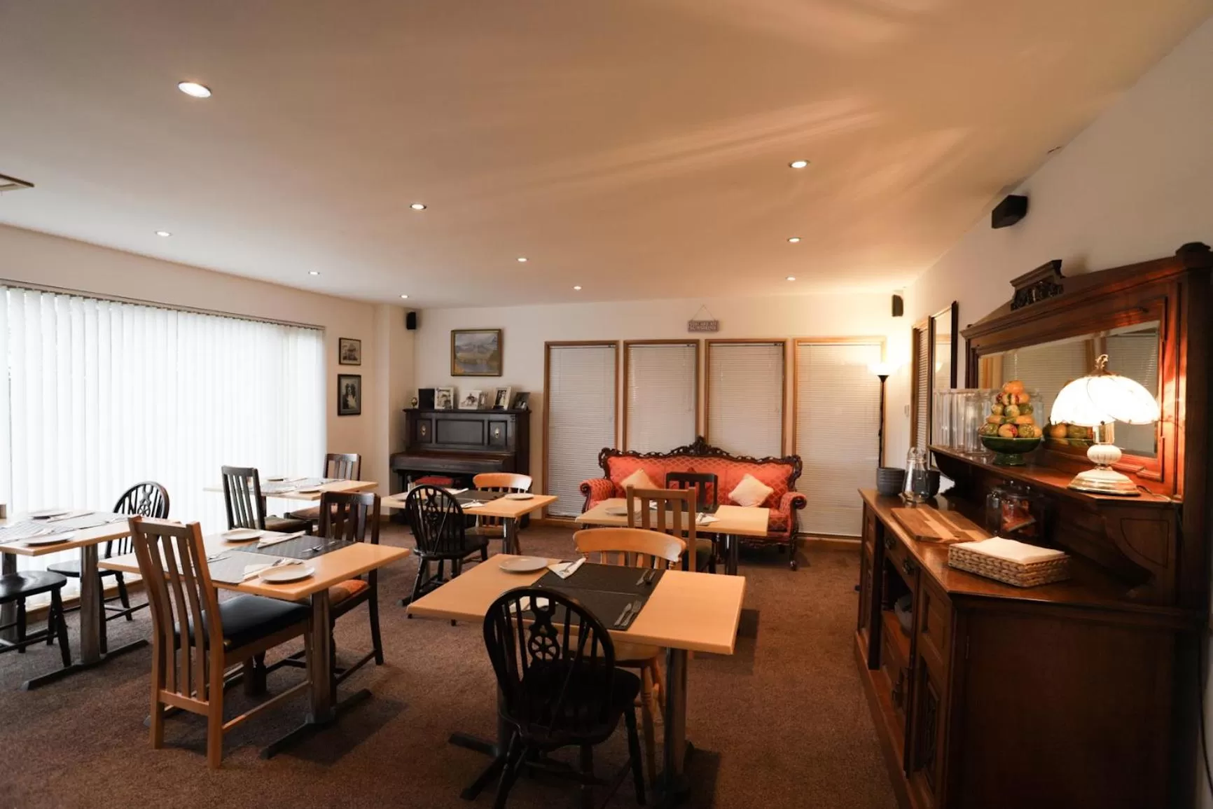 Restaurant/Places to Eat in Crackin View Guest House