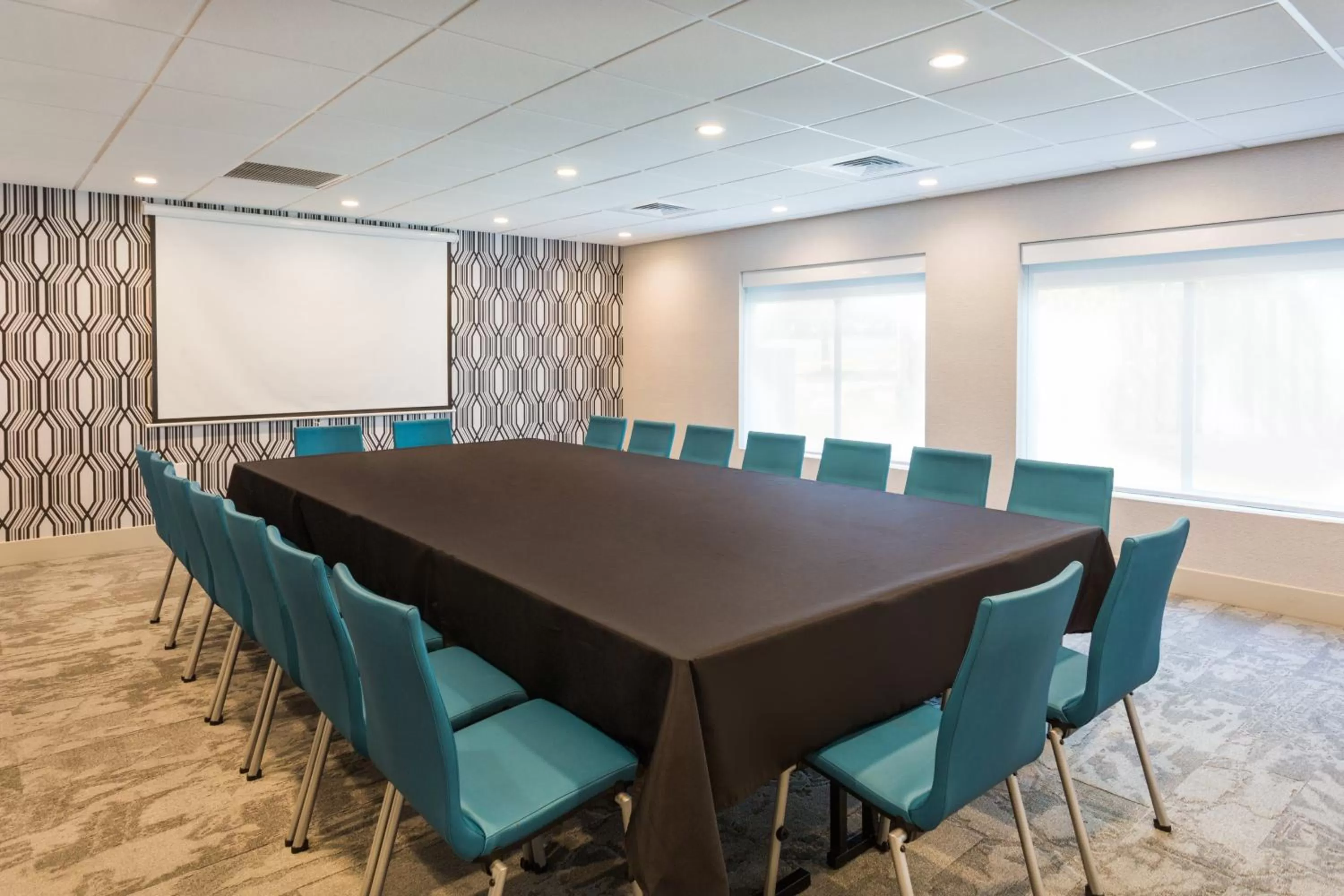 Meeting/conference room in Holiday Inn Express - Lorton by IHG