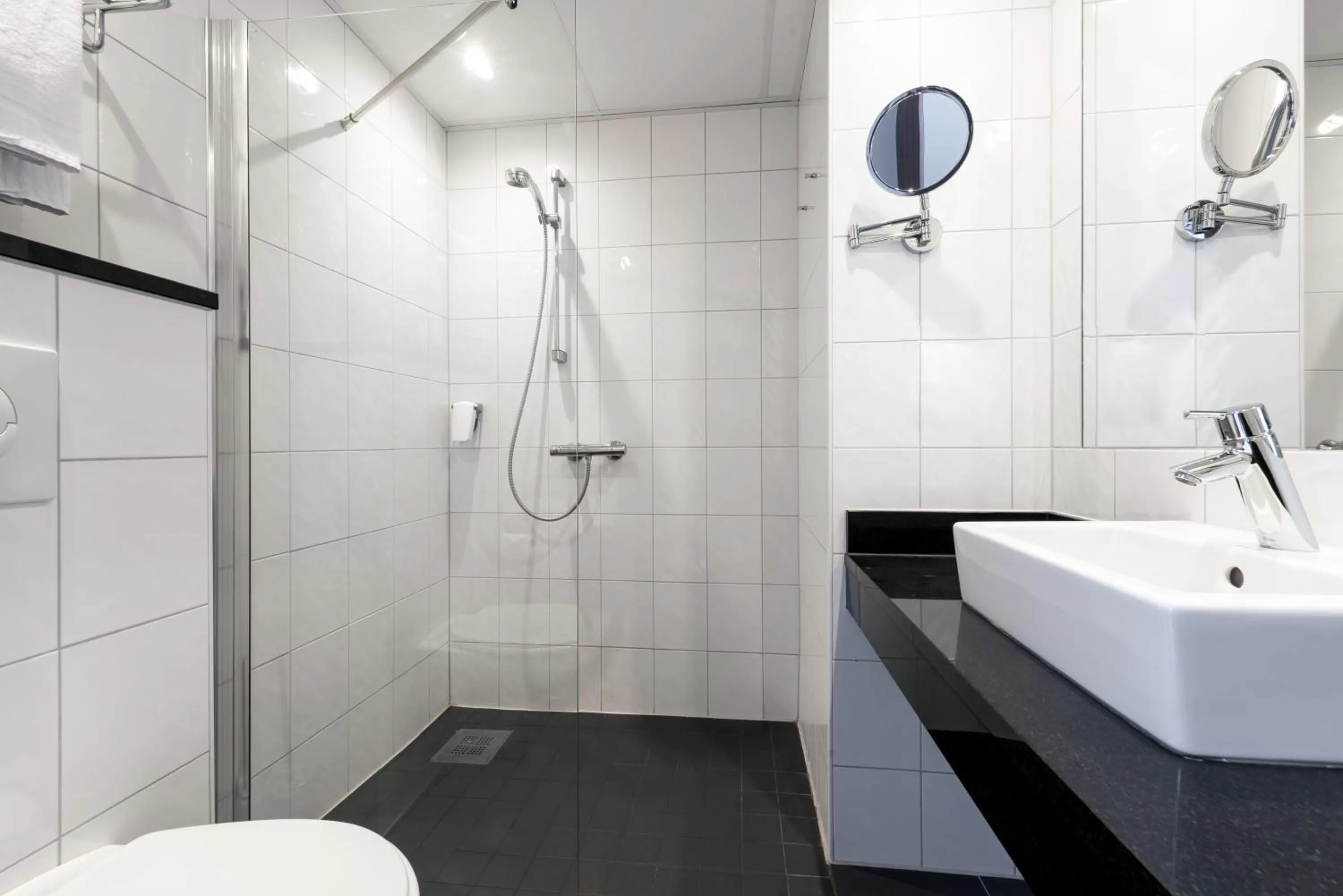 Shower in Quality Hotel Residence