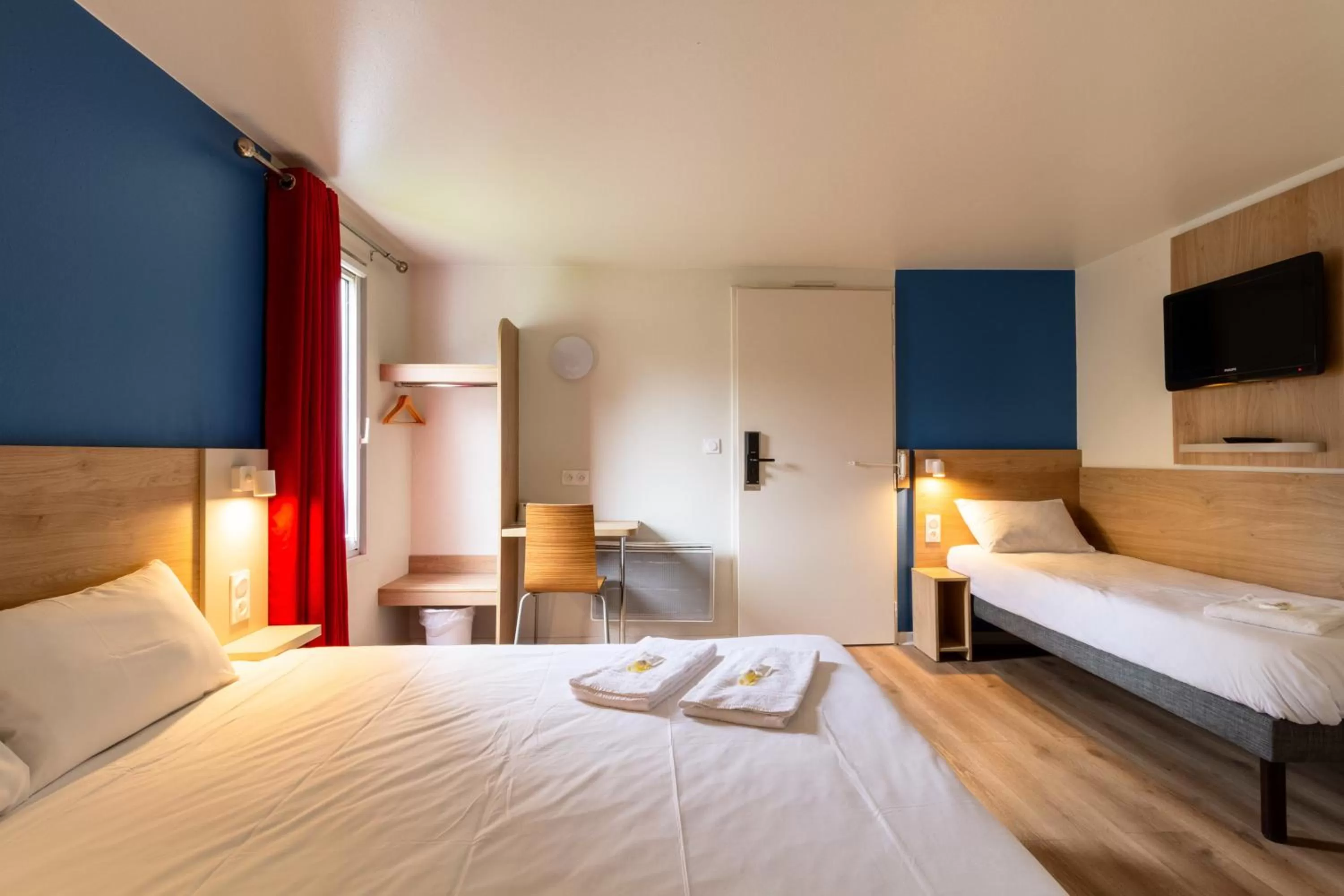 Bed in Kyriad Direct Rouen Nord - Barentin