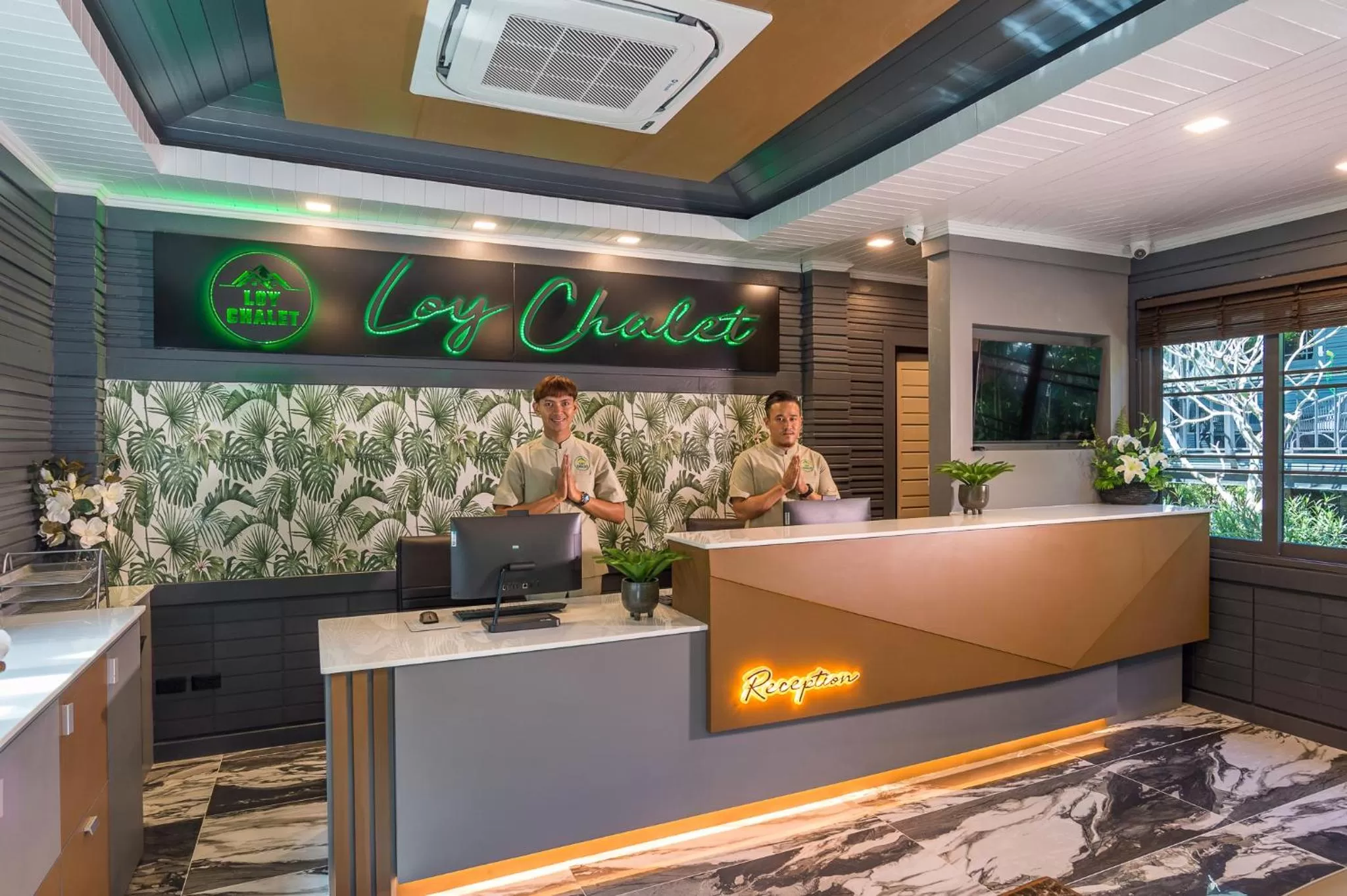 Lobby or reception in Loy Chalet