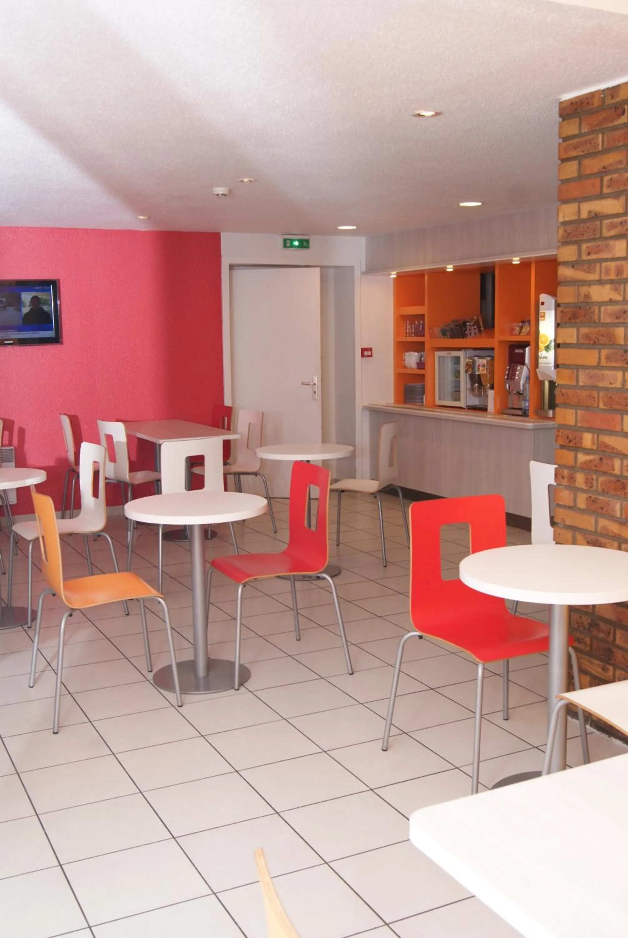 Decorative detail in Première Classe Metz Nord - Talange