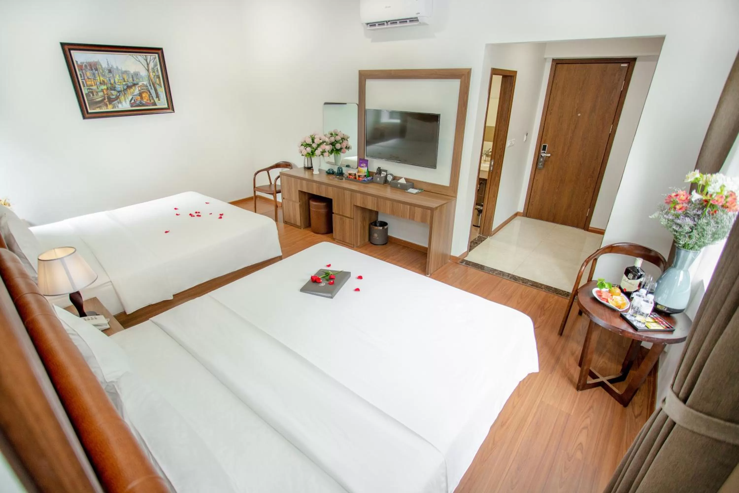 TV and multimedia, Bed in MOMALI Hotel Ninh Binh