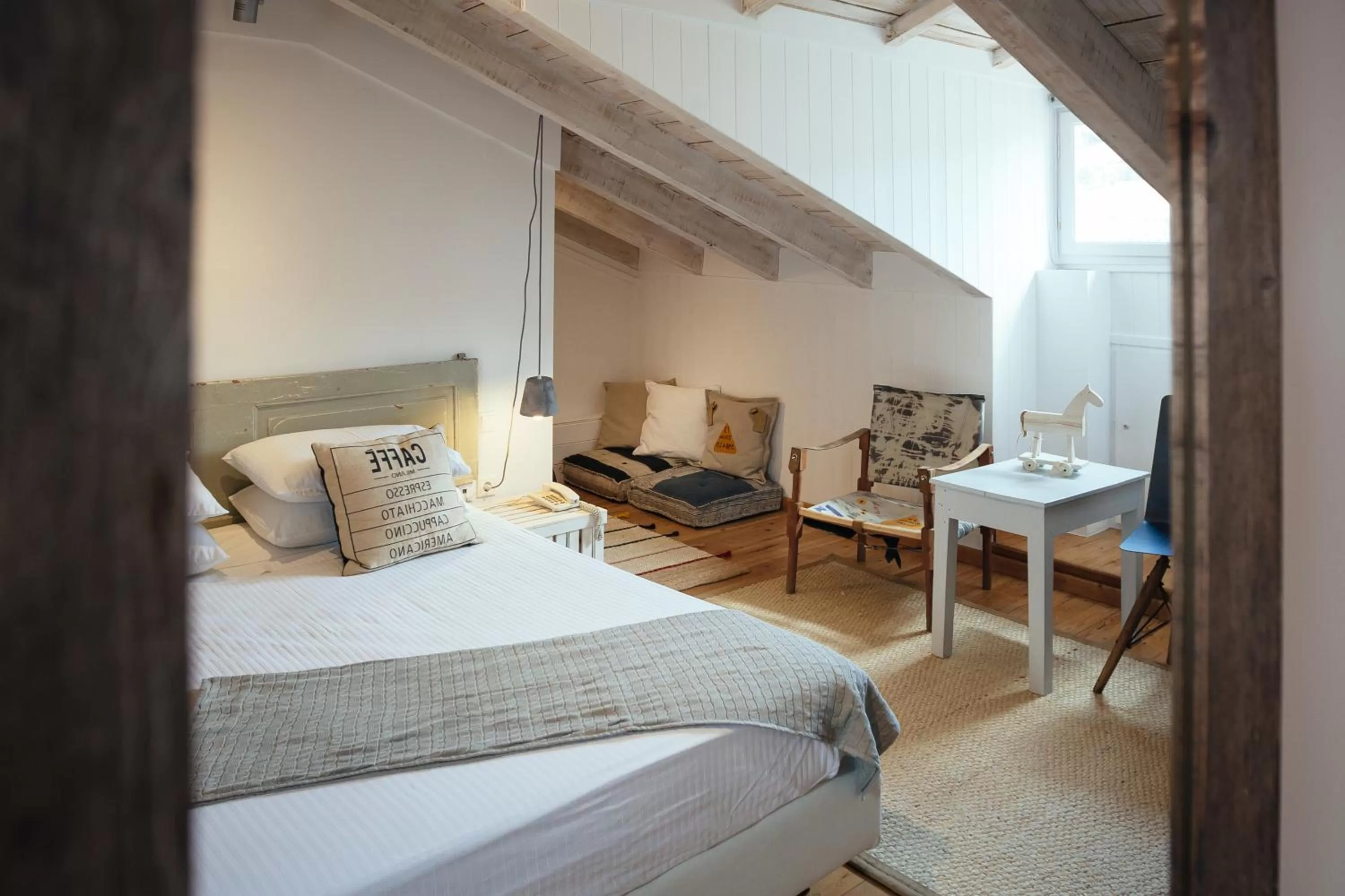 Photo of the whole room, Bed in Amymone and Adiandi