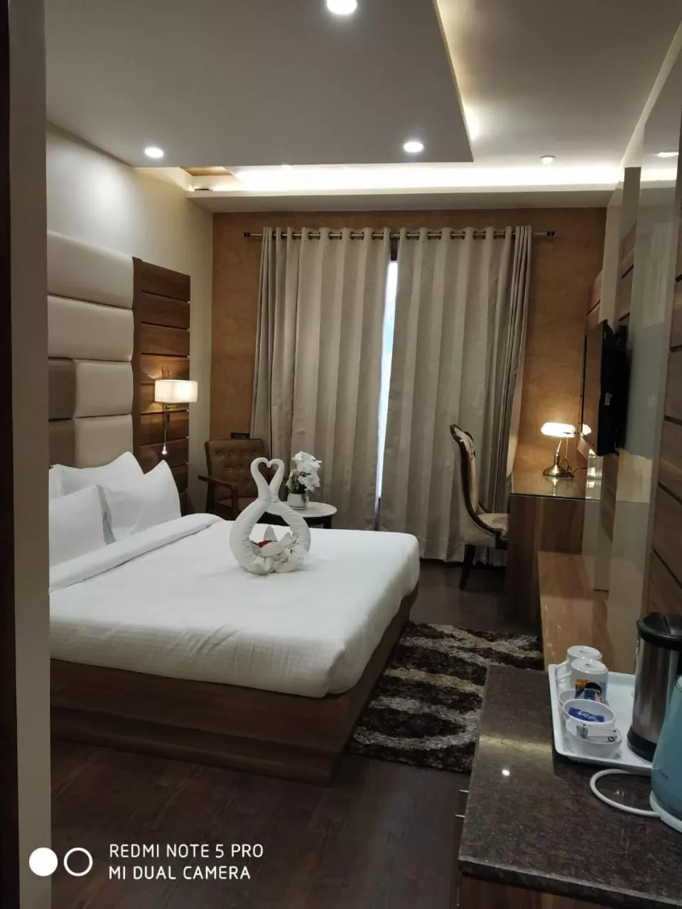Bed in Hotel Makhan Residency