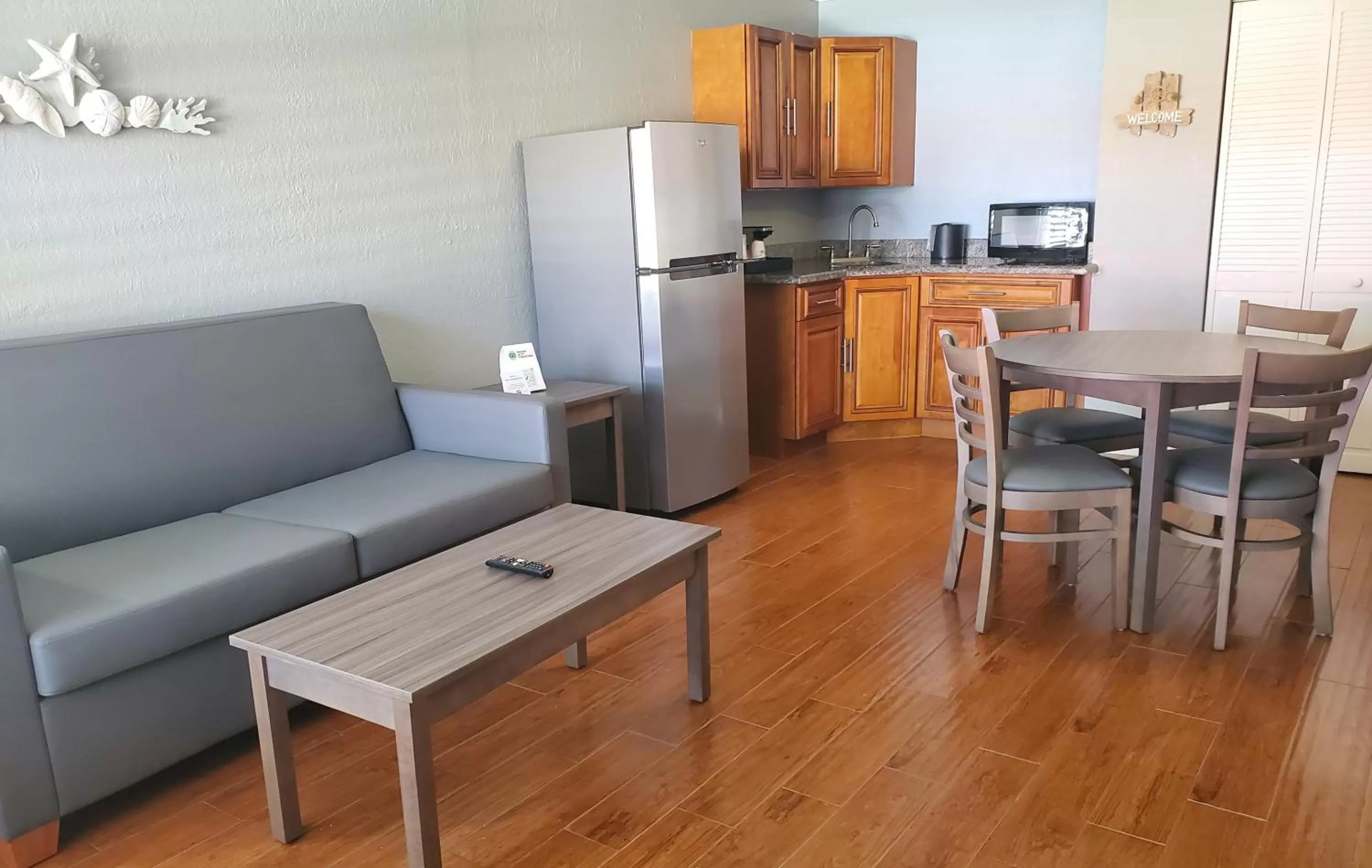 Kitchen or kitchenette in Vero Beach Inn & Suites Vero Beach I-95