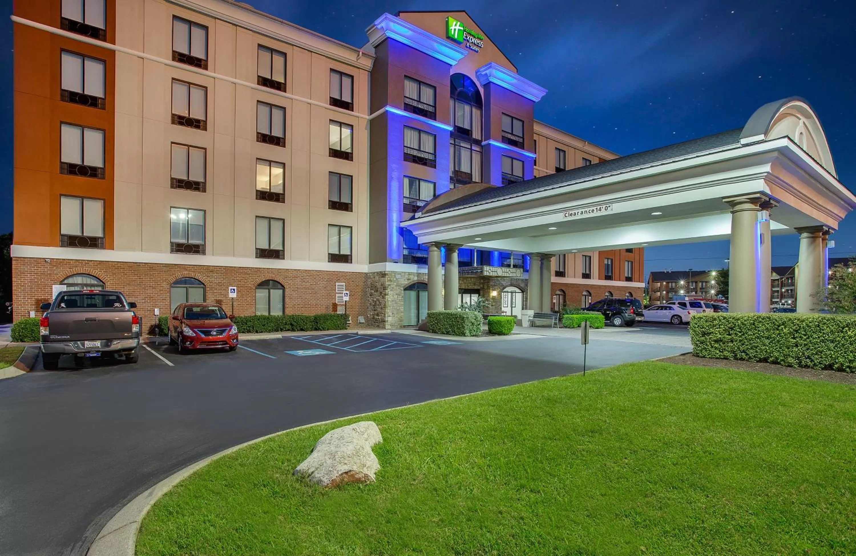 Holiday Inn Express & Suites Lebanon-Nashville Area by IHG