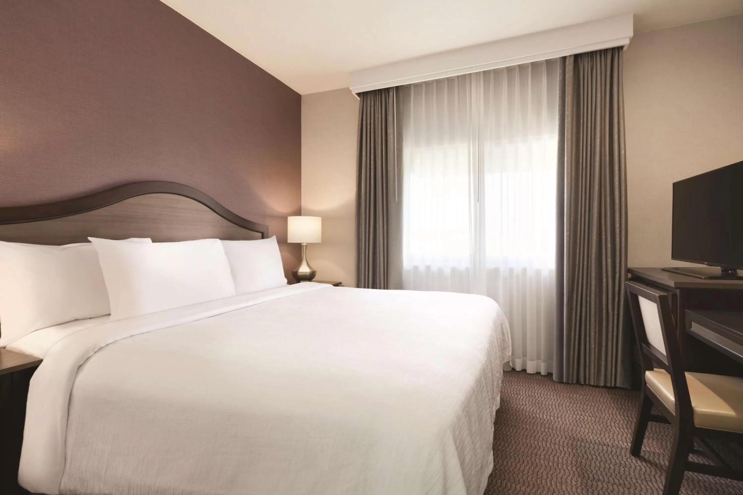 Bedroom, Bed in Embassy Suites by Hilton Temecula Valley Wine Country