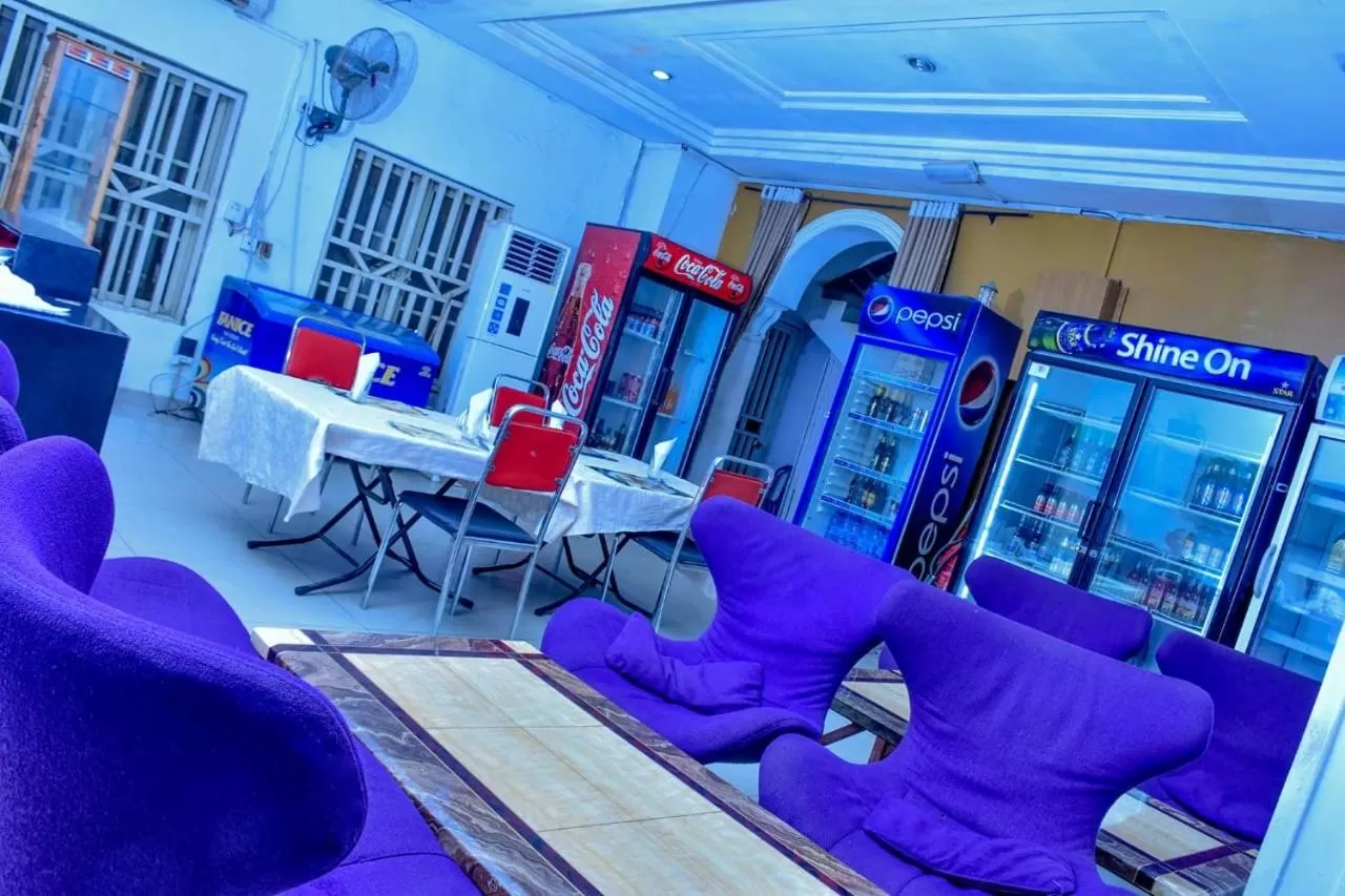 Restaurant/places to eat in World Class Hotel & Apartments