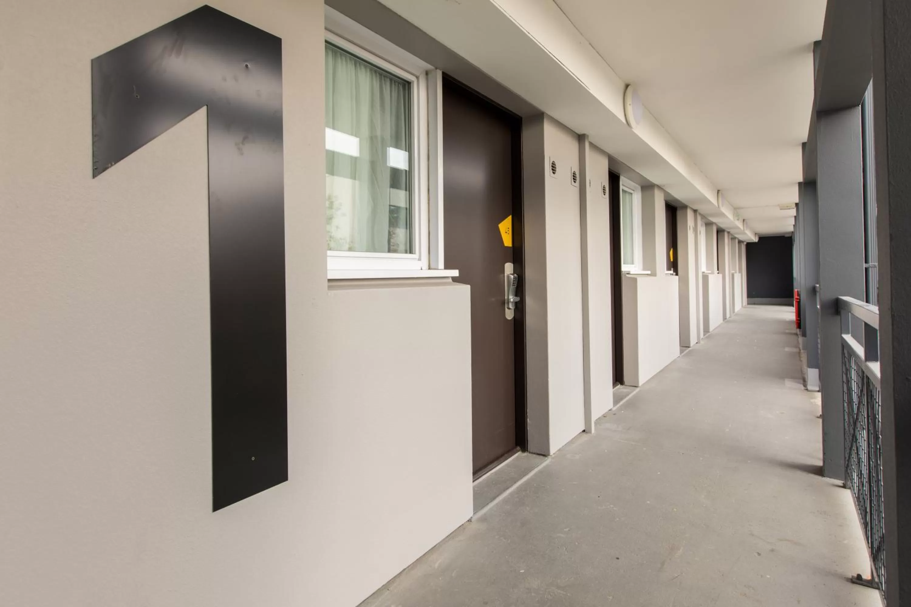 Decorative detail in B&B HOTEL Rennes Nord St Grégoire