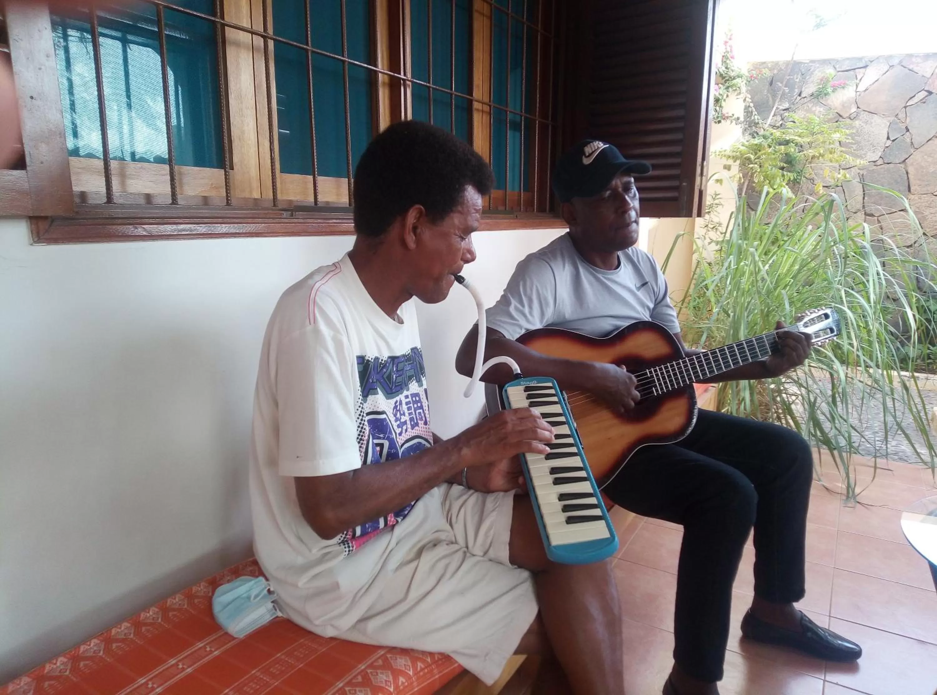 People in O Jardim do Vinho