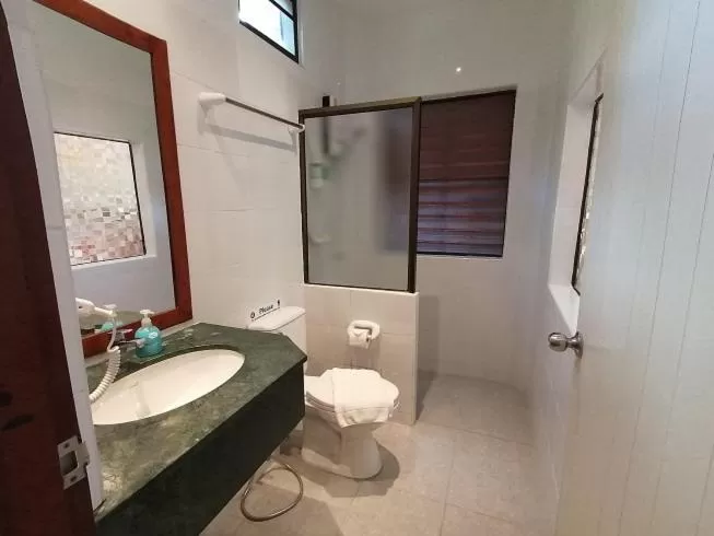 Bathroom in Green View Village Resort