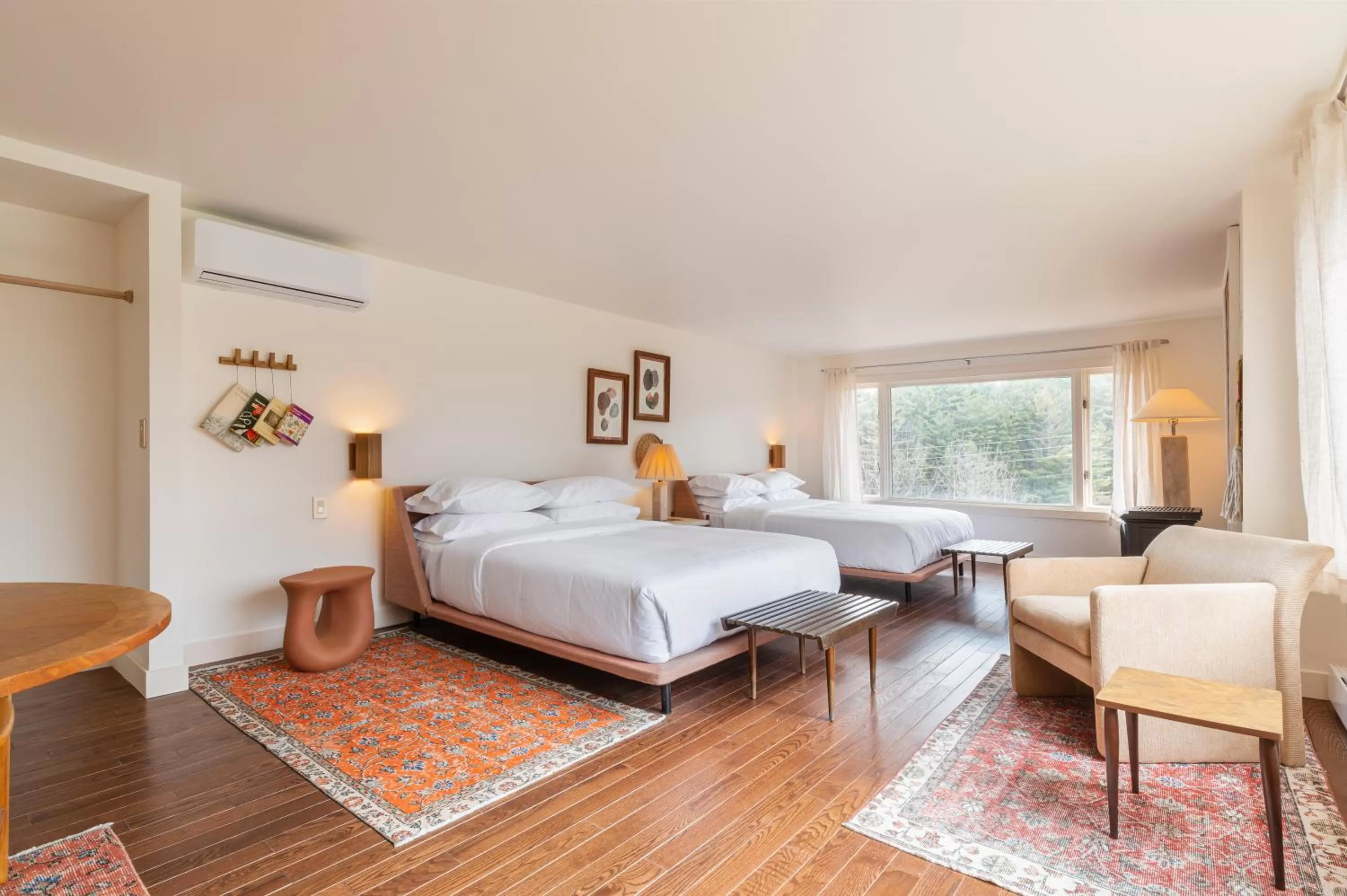 Photo of the whole room, Bed in Eastwind Hotel Lake Placid