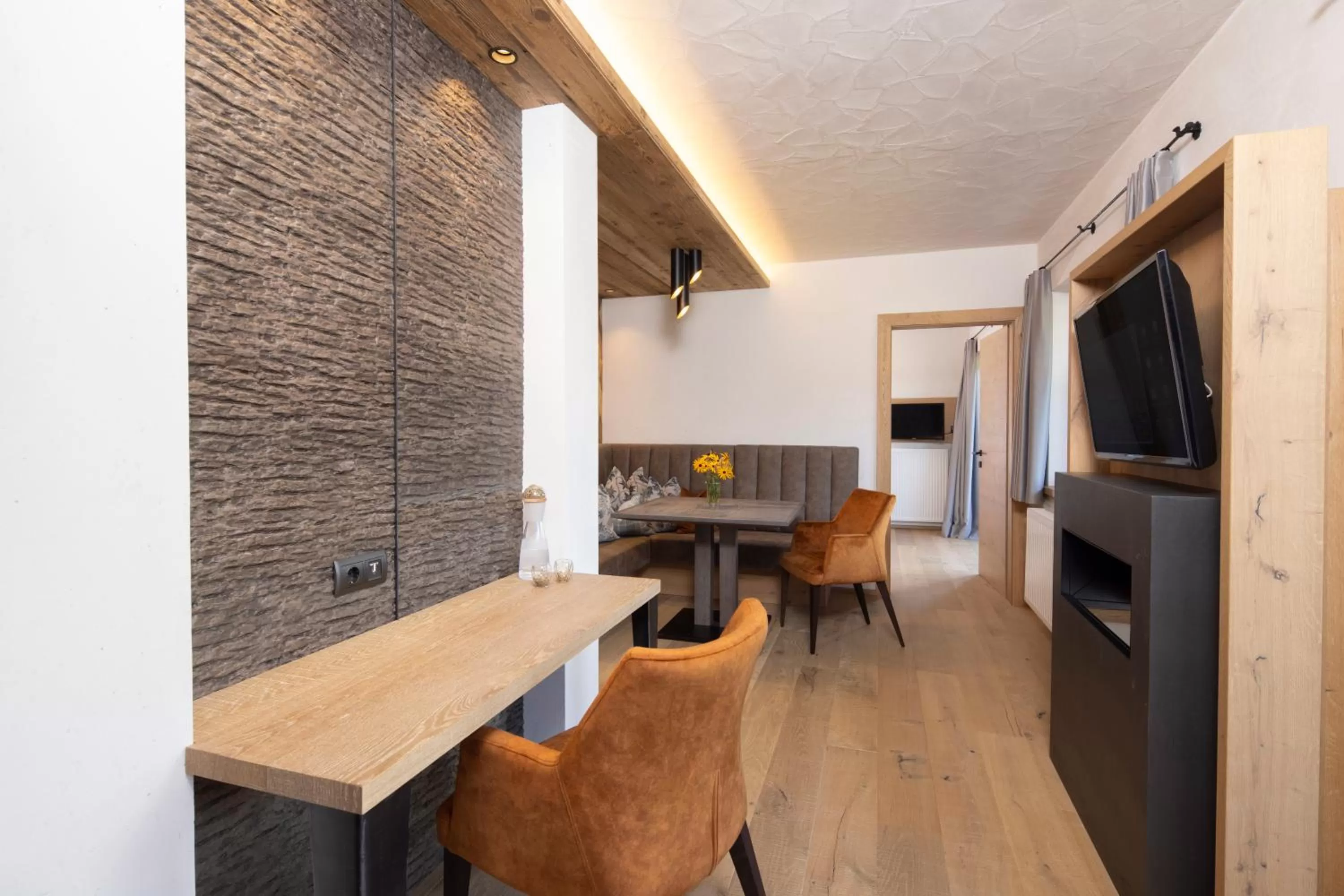 TV and multimedia, Kitchen/Kitchenette in Natur & Spa Resort "Der Alpbacherhof" Superior