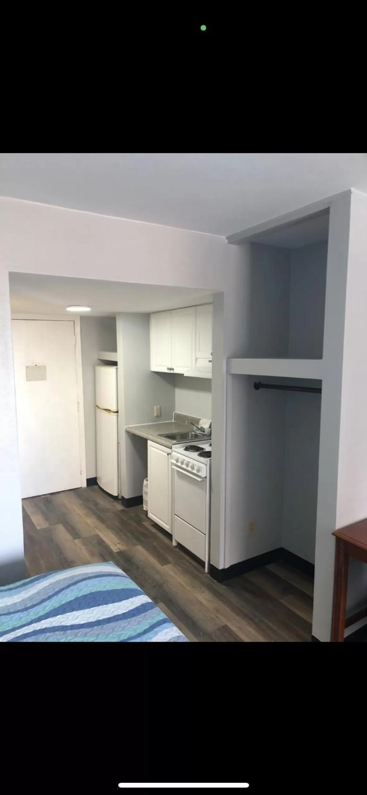 Kitchen or kitchenette in Gazebo Inn Oceanfront