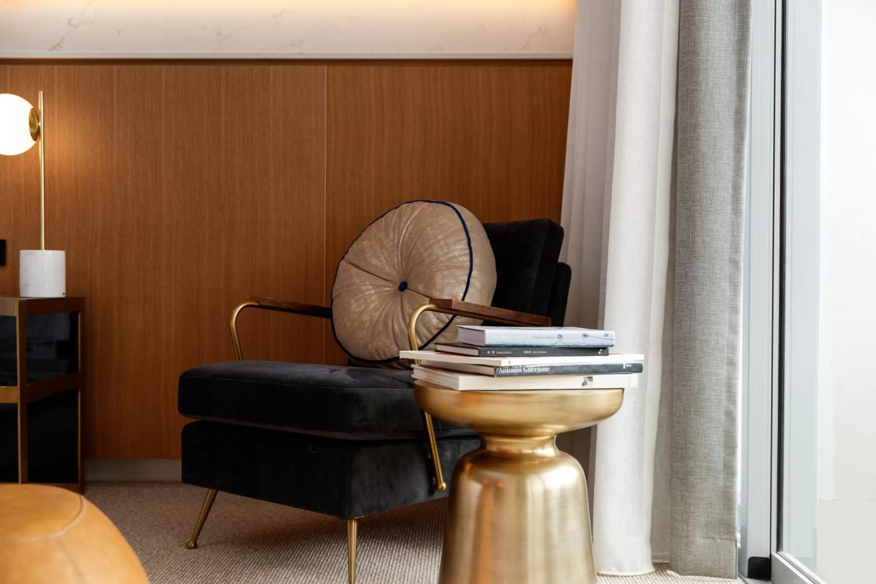 Seating area in Crystalbrook Riley