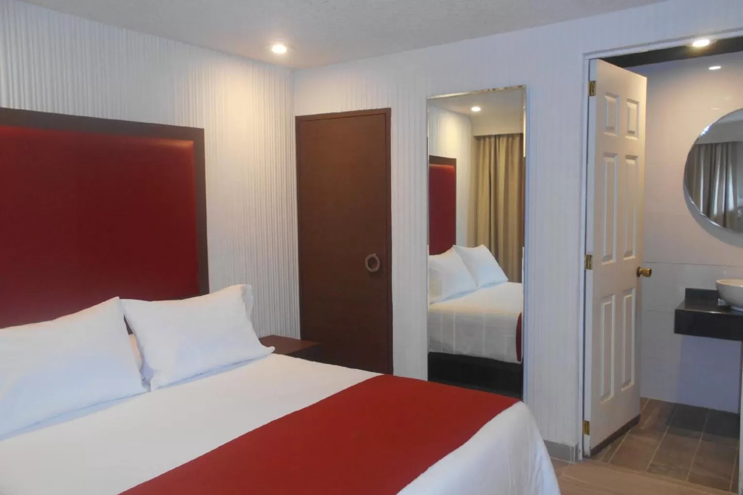 Bed in Hotel Puente Real