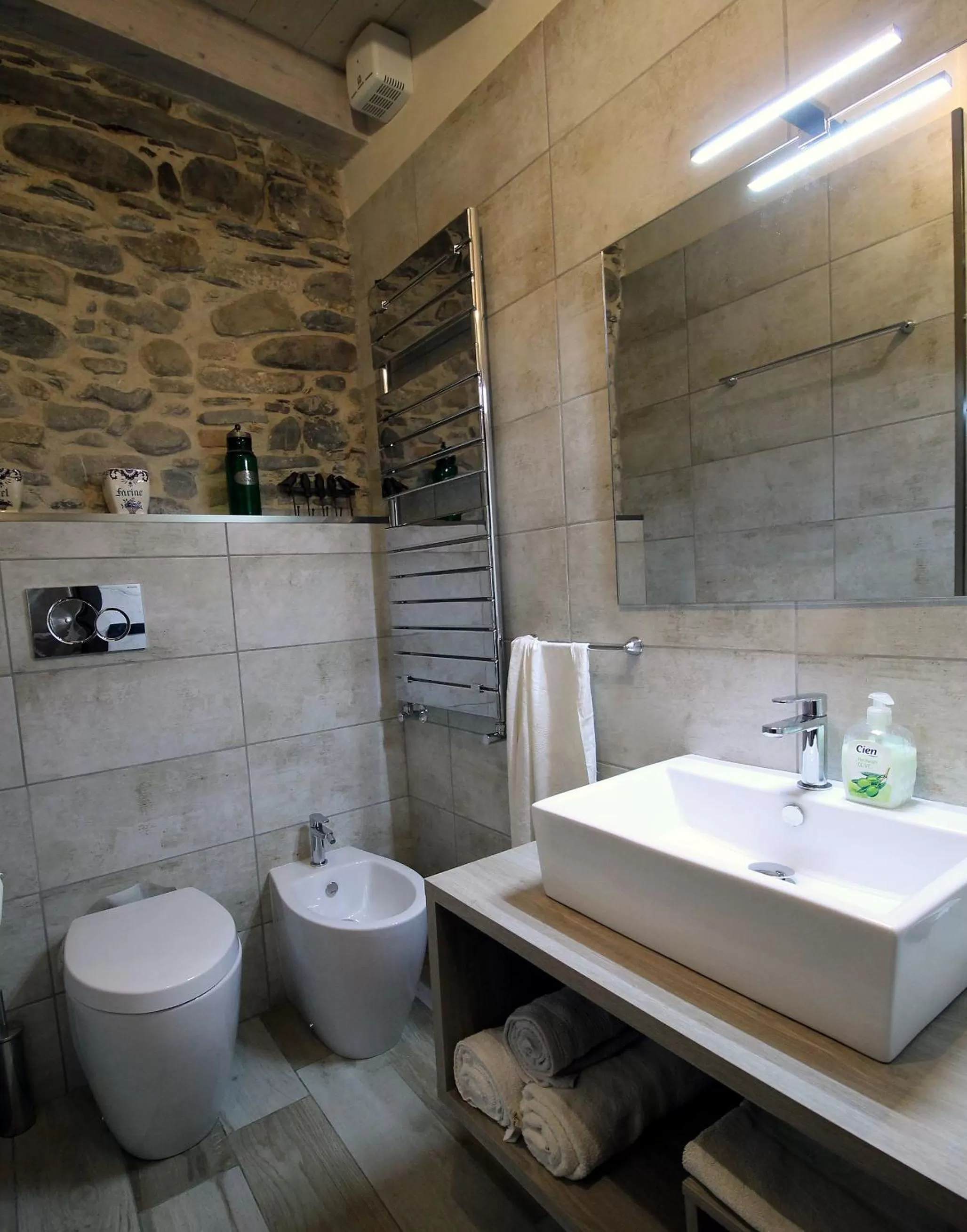 Bathroom in Talking Stones