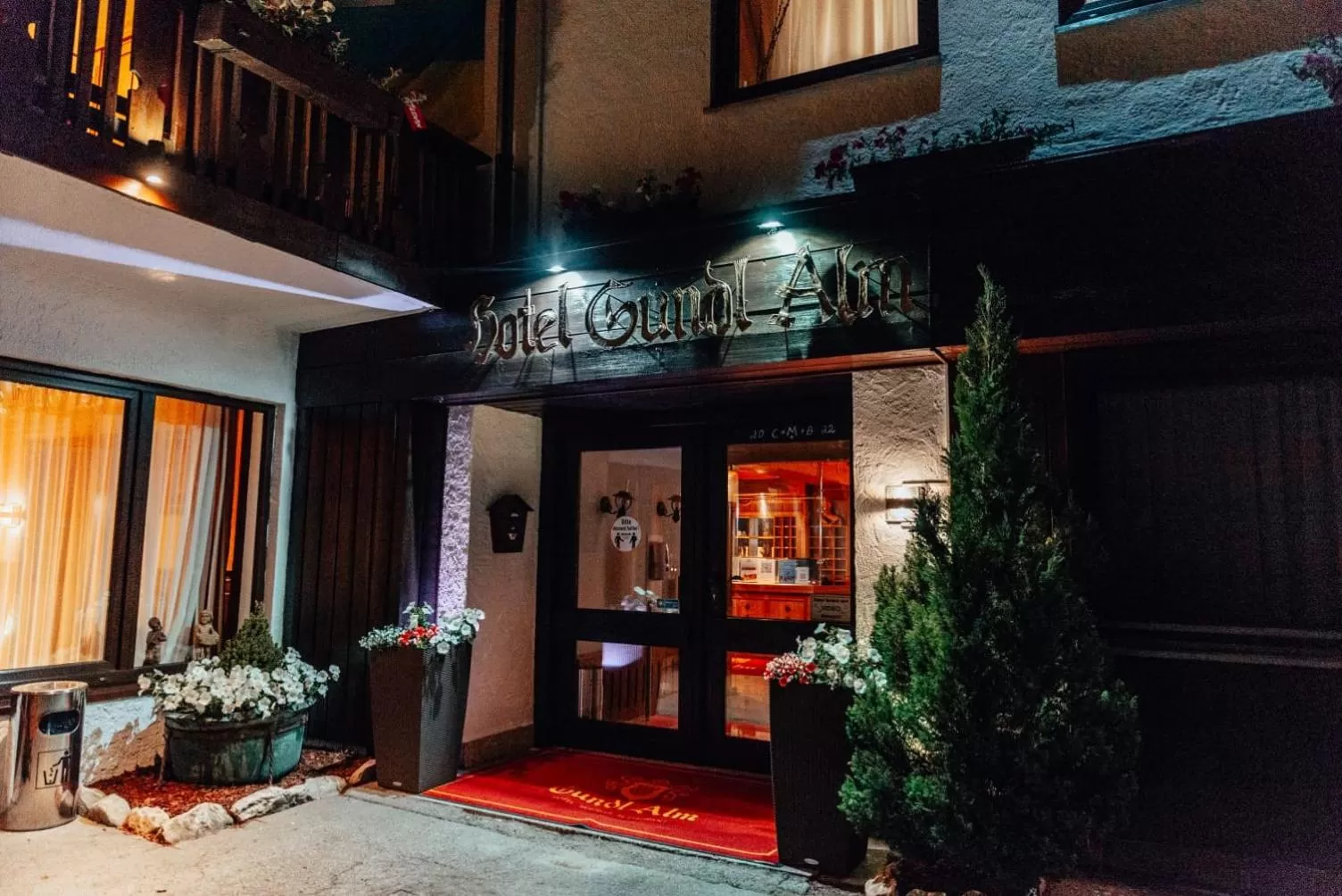 Facade/entrance in Hotel Gundl Alm