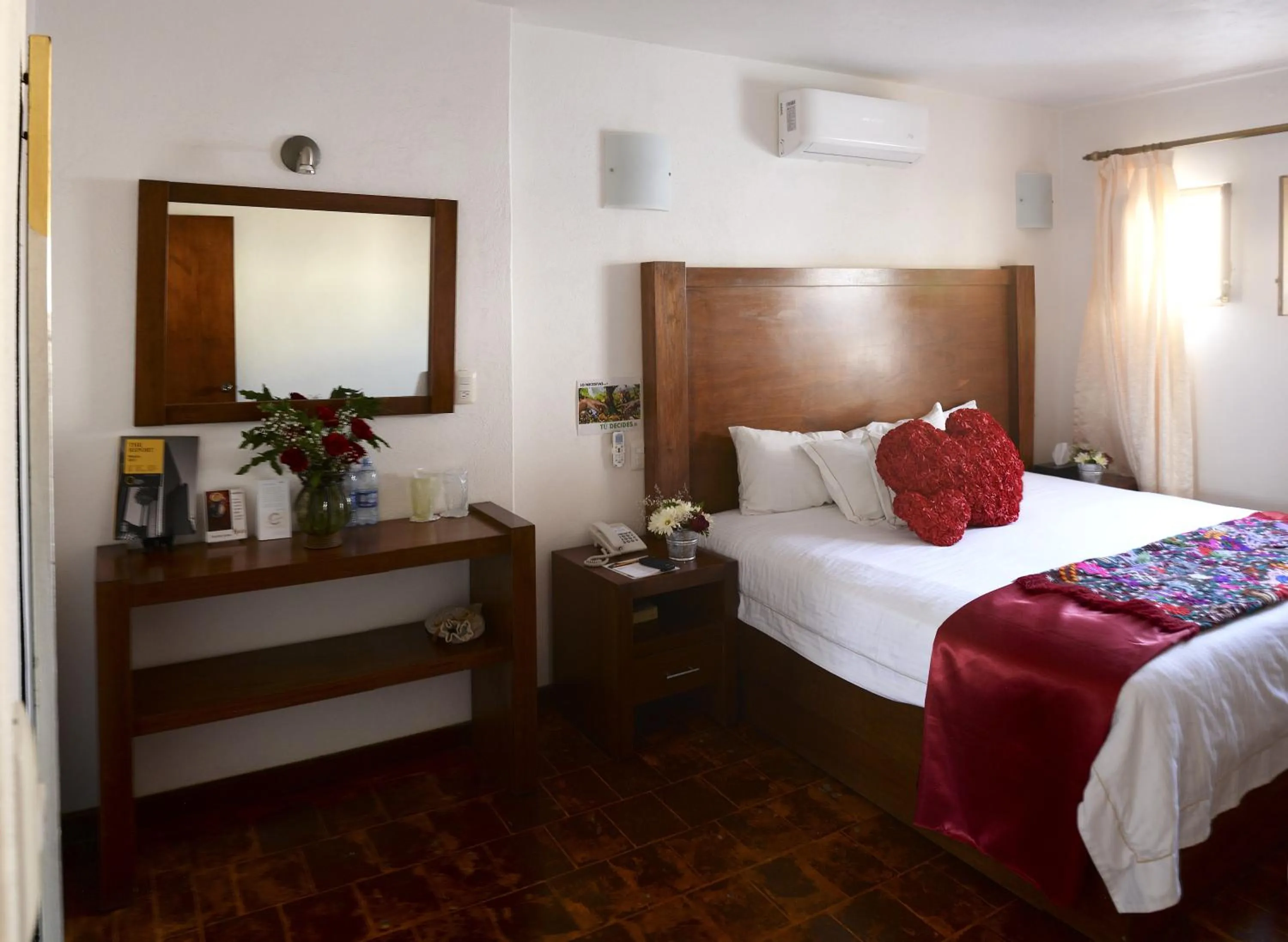 Photo of the whole room, Bed in El Serafin Hotel Boutique