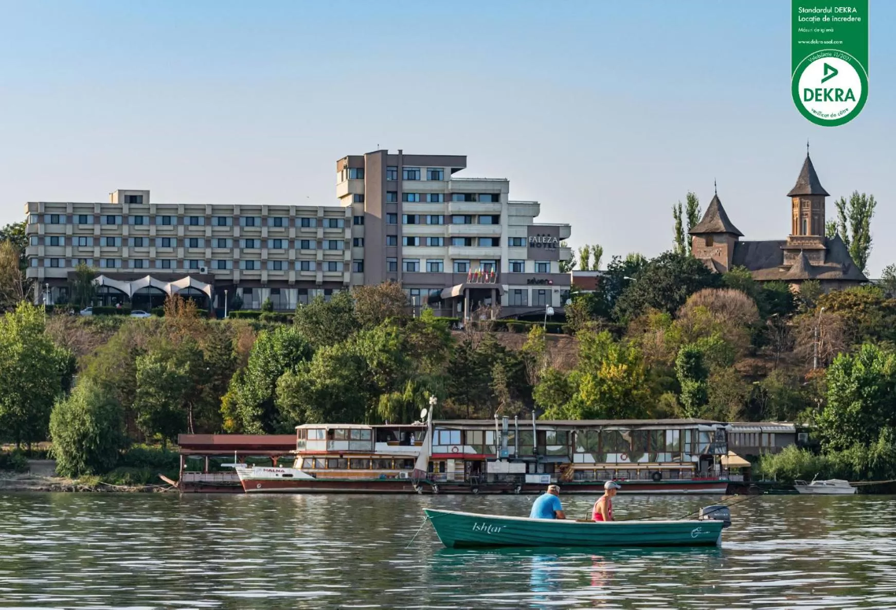 Property building in Faleza Hotel by Vega